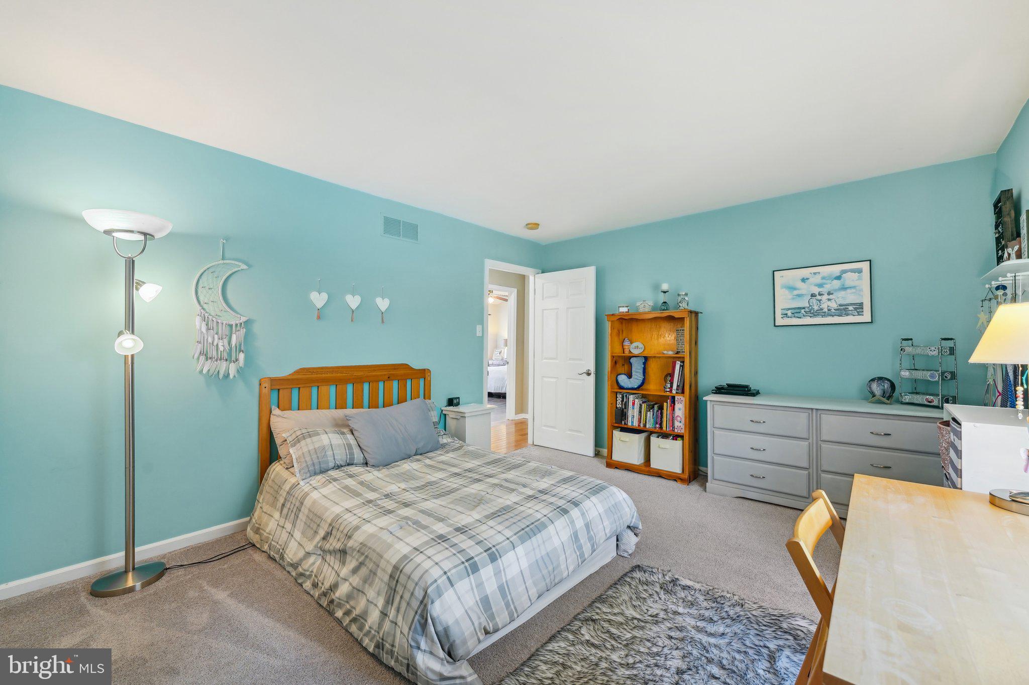 SQUIRES KNOLL - Residential