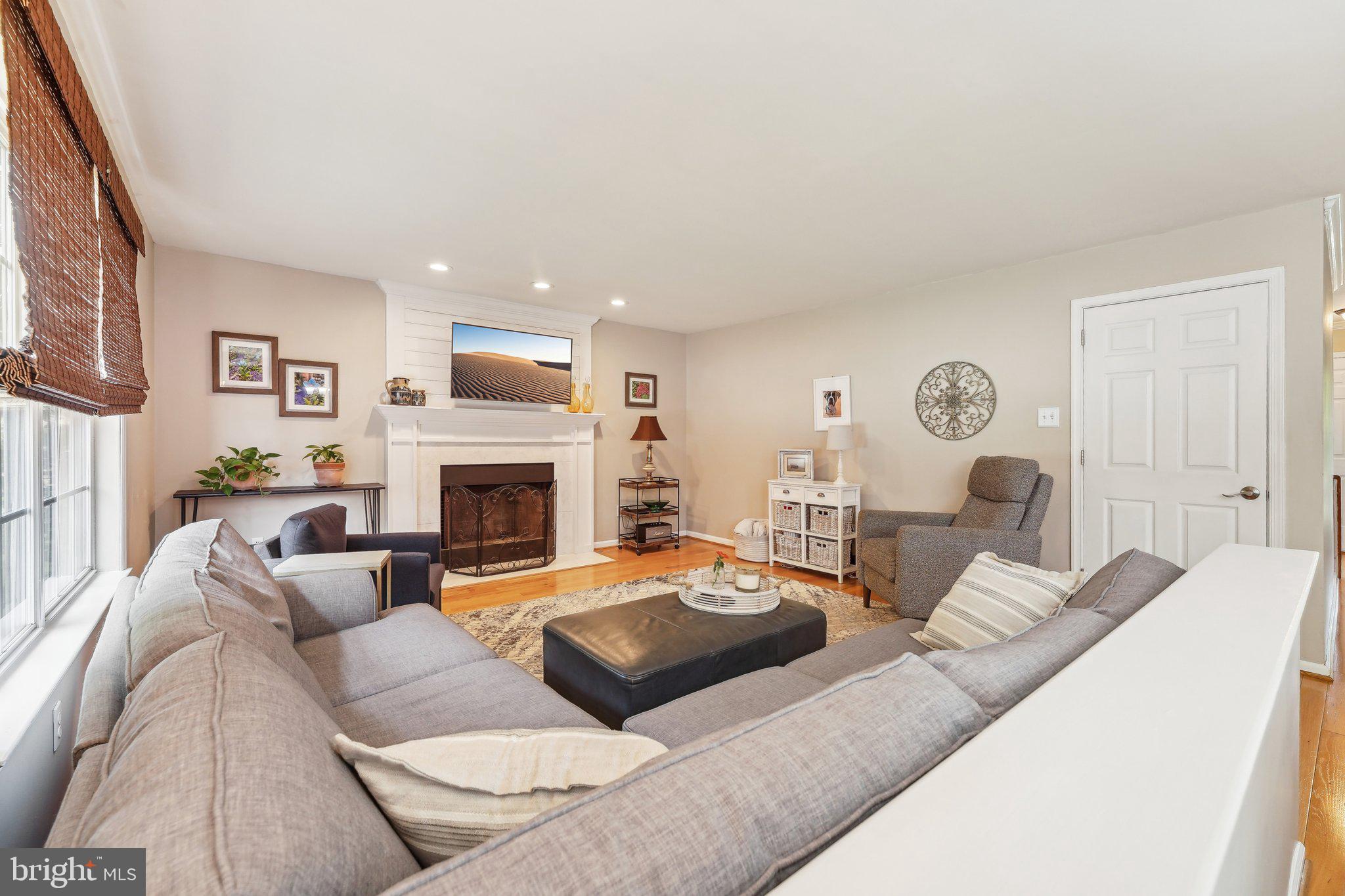 SQUIRES KNOLL - Residential