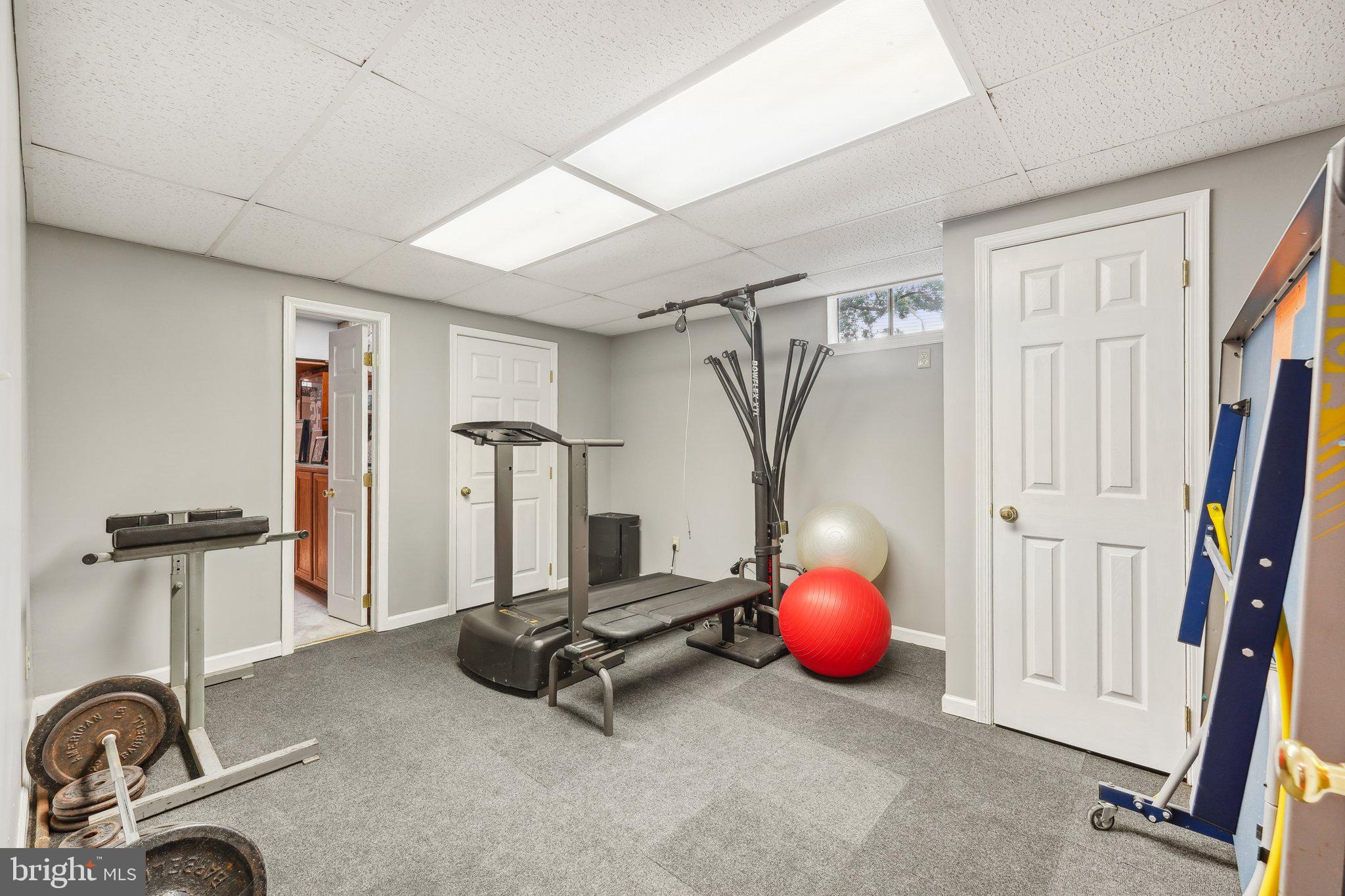 SQUIRES KNOLL - Residential