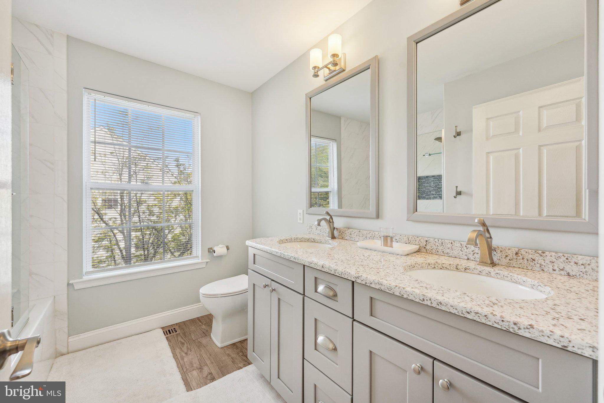 SQUIRES KNOLL - Residential