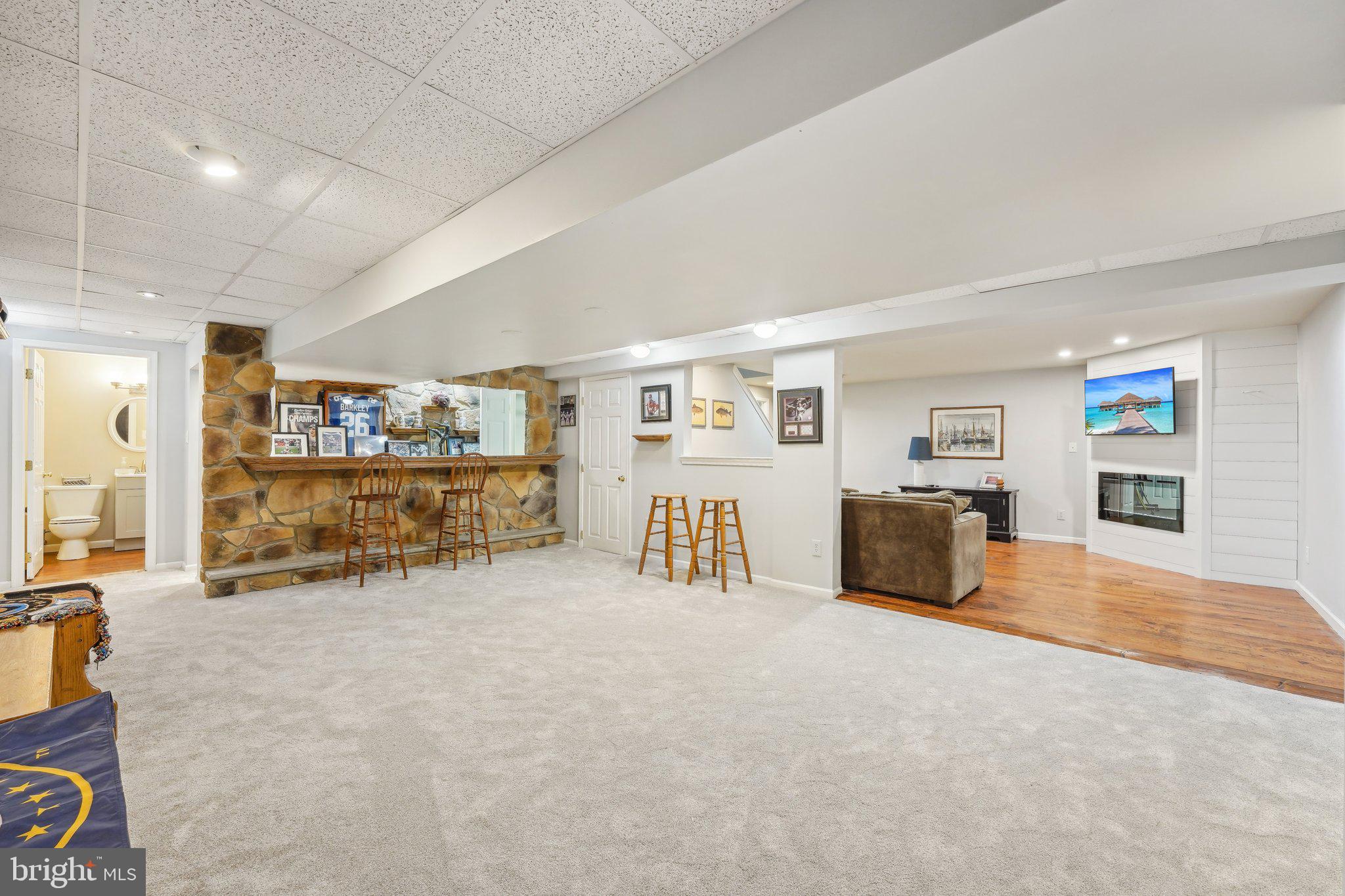 SQUIRES KNOLL - Residential