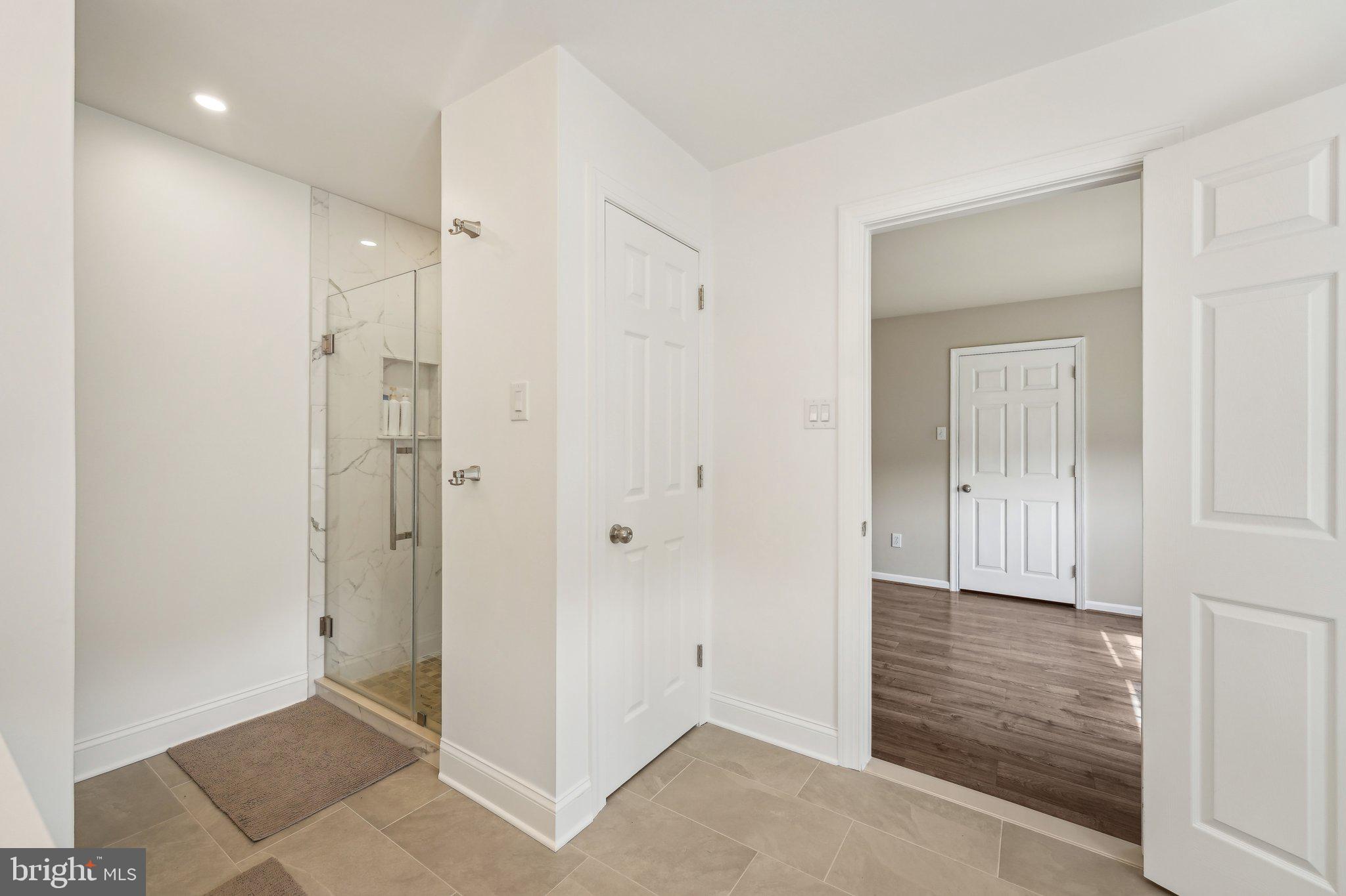 SQUIRES KNOLL - Residential