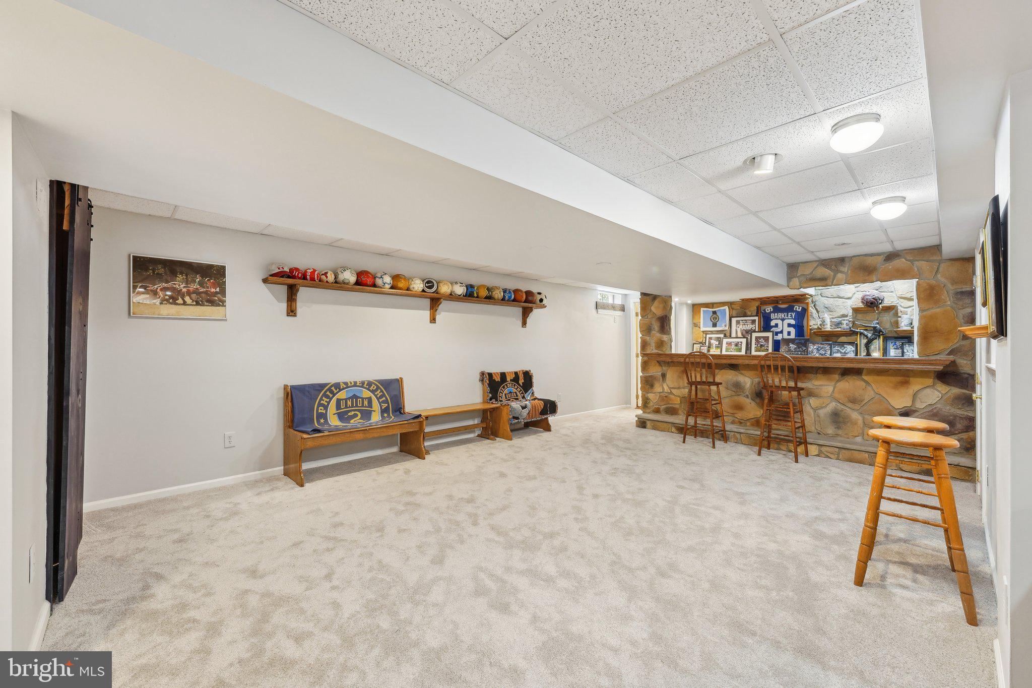 SQUIRES KNOLL - Residential