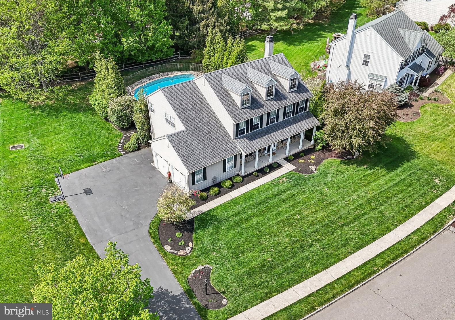 SQUIRES KNOLL - Residential