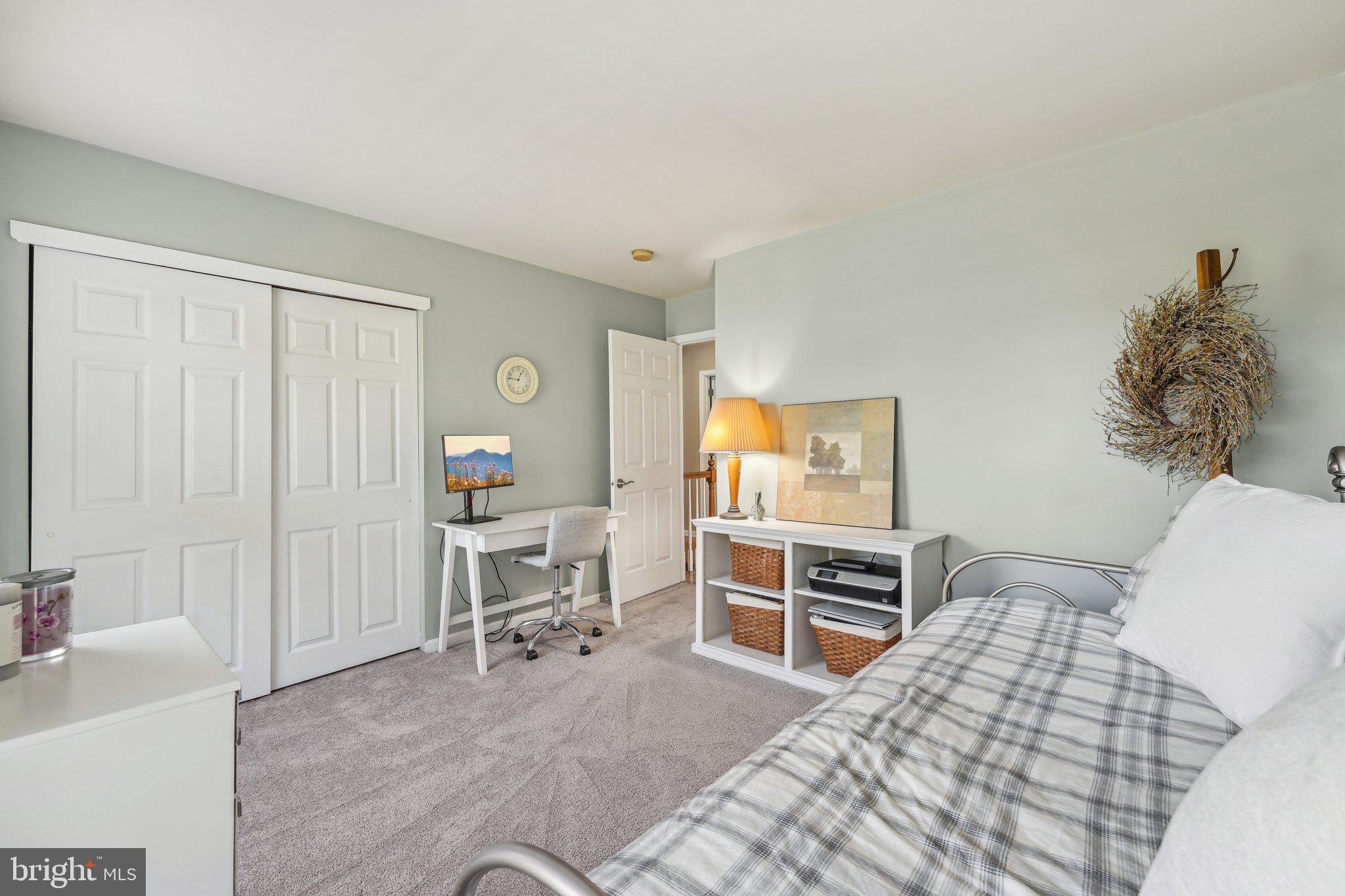 SQUIRES KNOLL - Residential