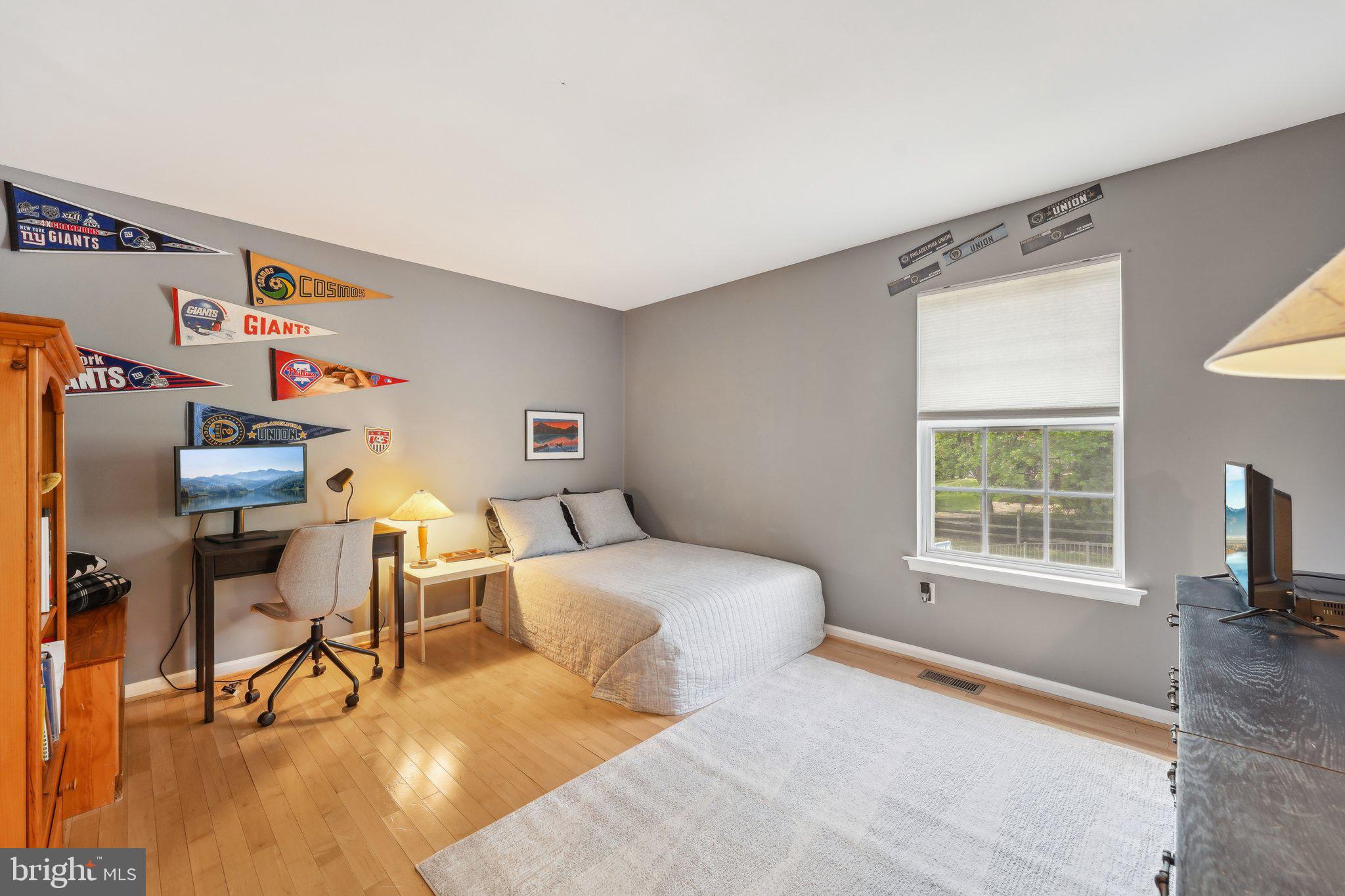 SQUIRES KNOLL - Residential