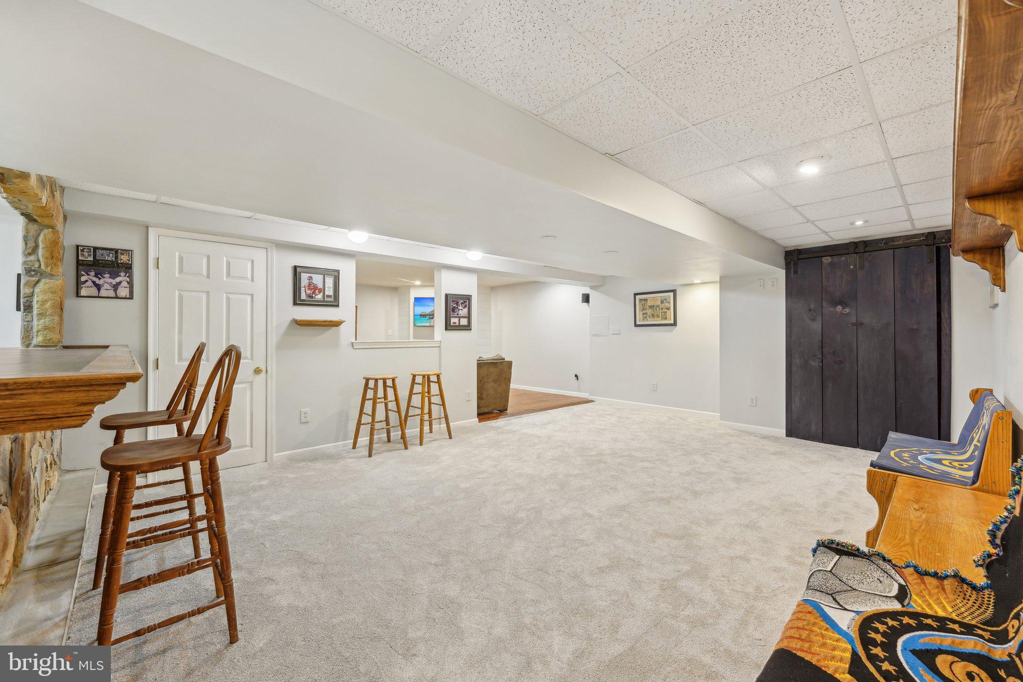 SQUIRES KNOLL - Residential