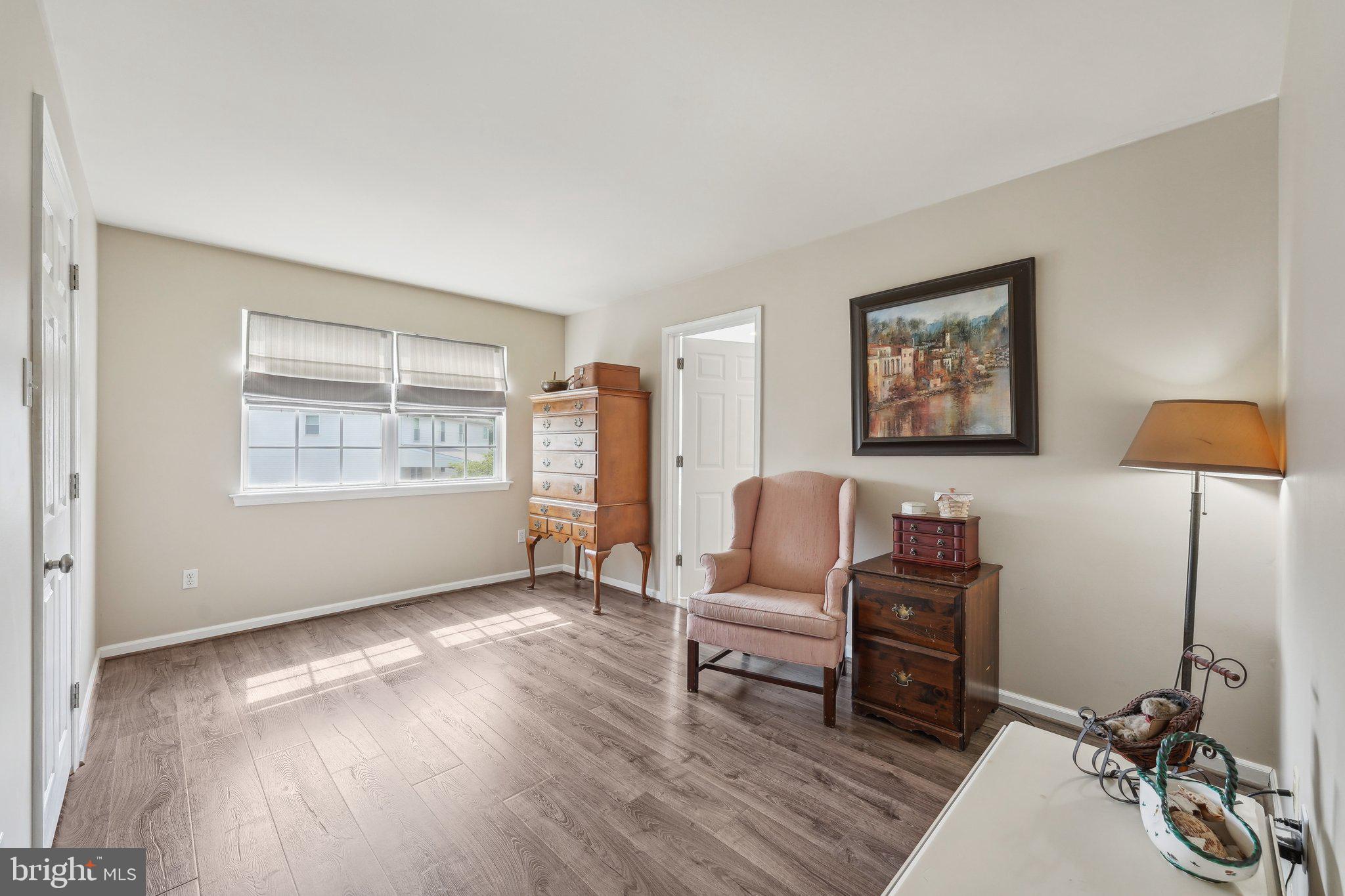 SQUIRES KNOLL - Residential