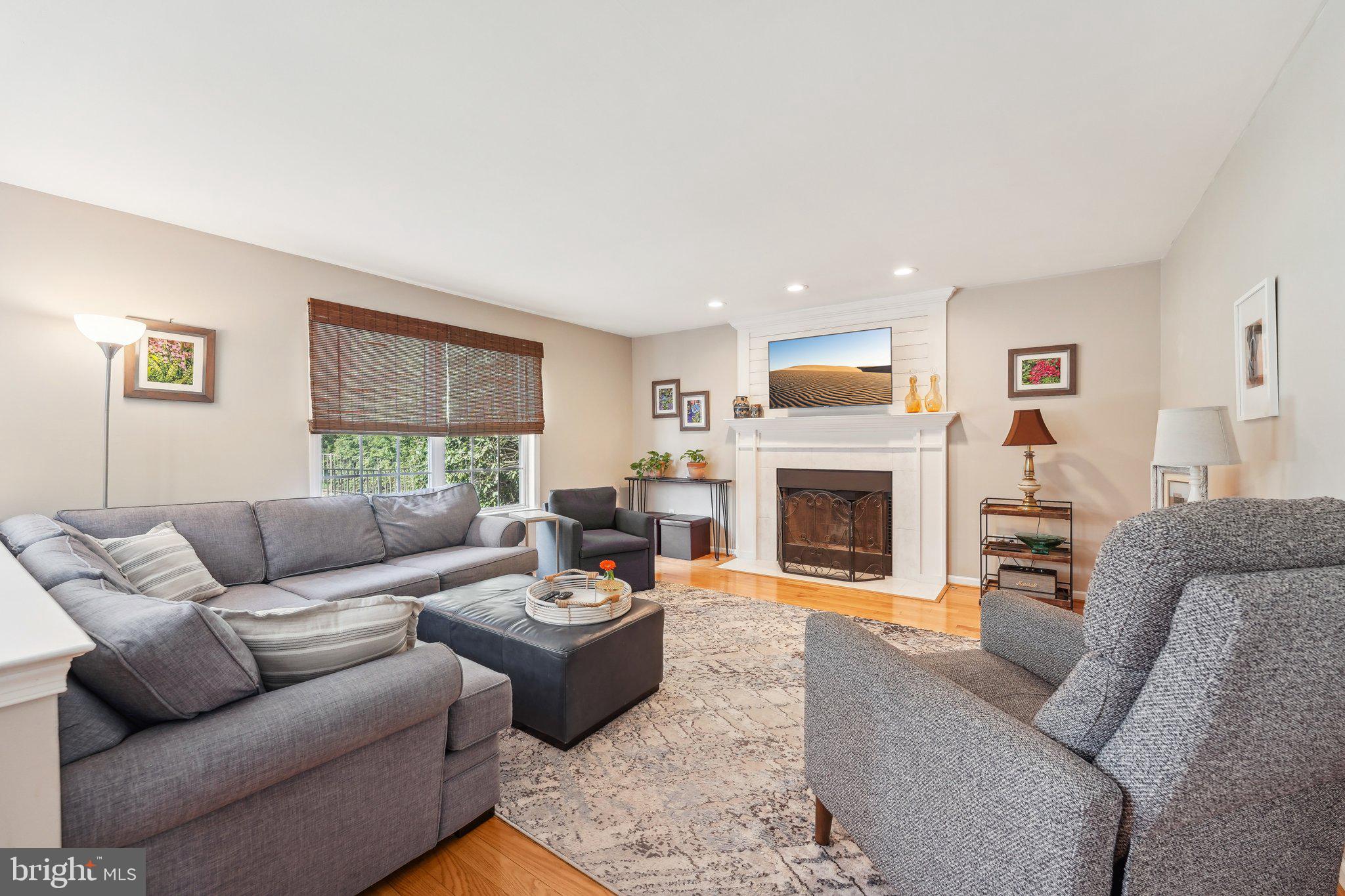 SQUIRES KNOLL - Residential