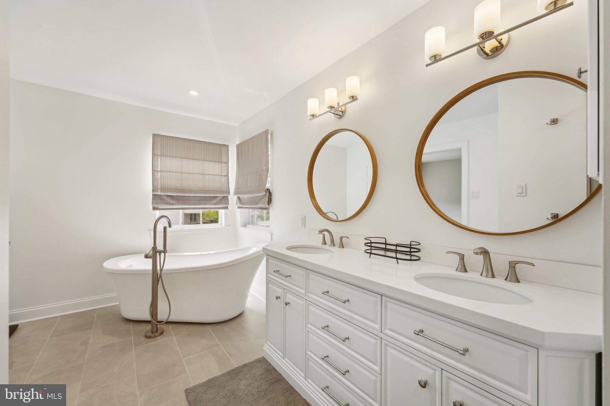 SQUIRES KNOLL - Residential