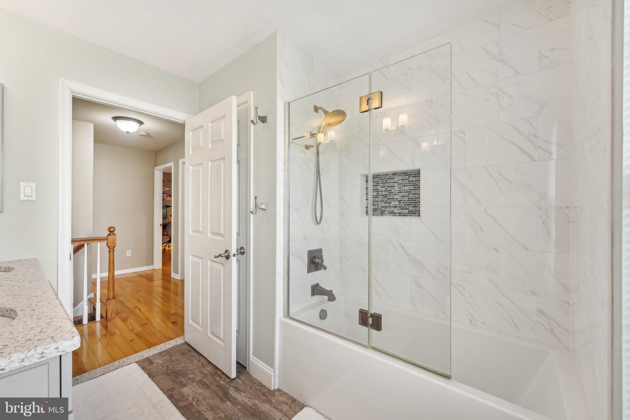 SQUIRES KNOLL - Residential