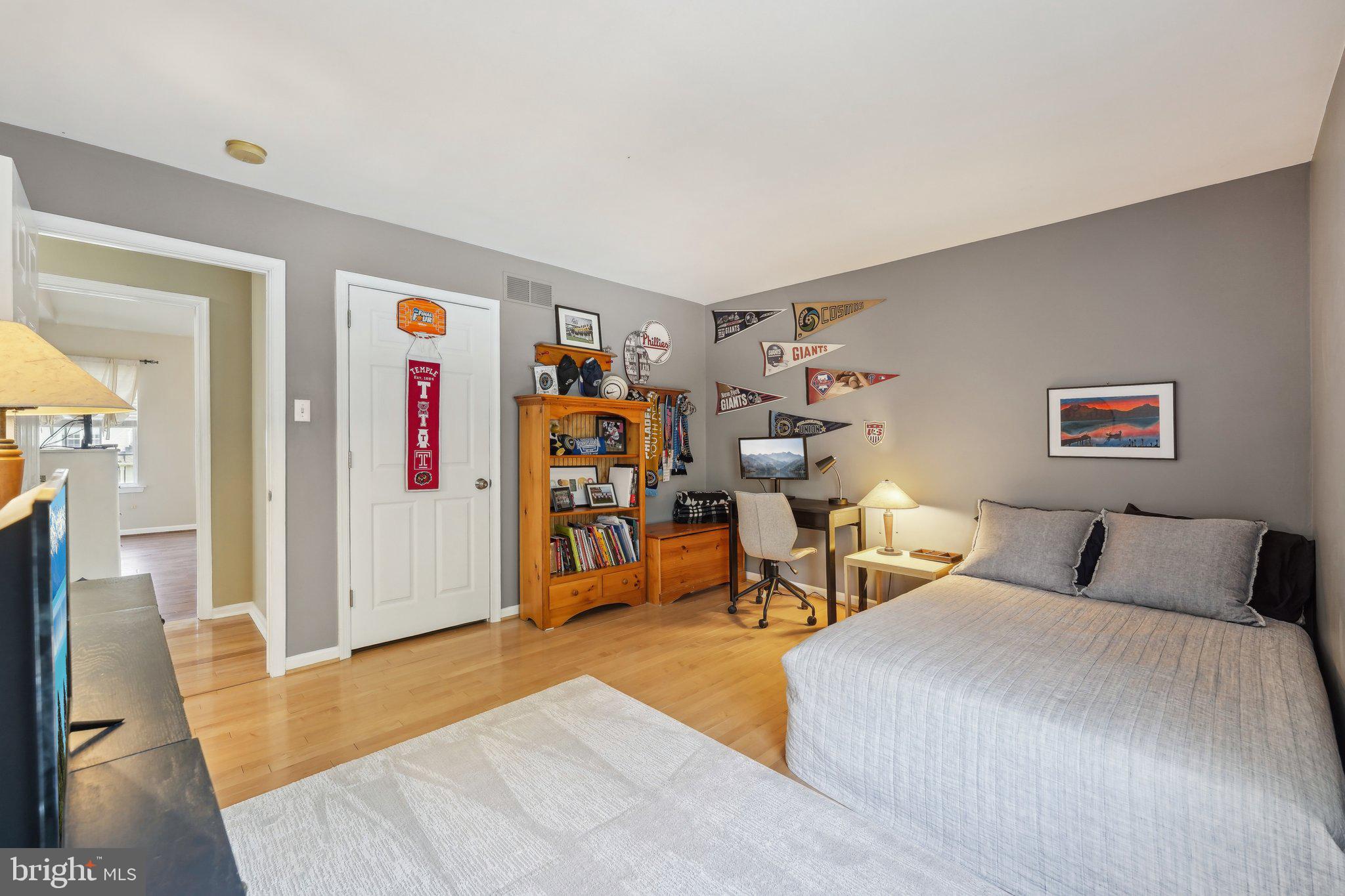 SQUIRES KNOLL - Residential