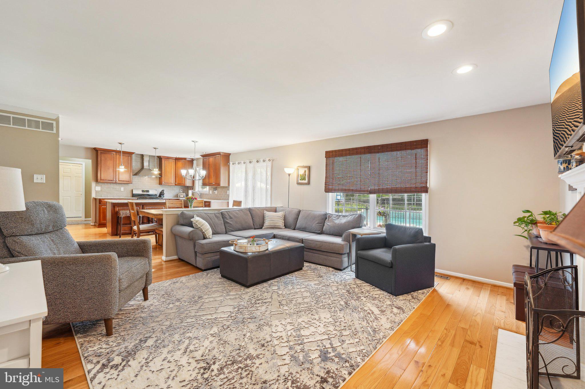 SQUIRES KNOLL - Residential