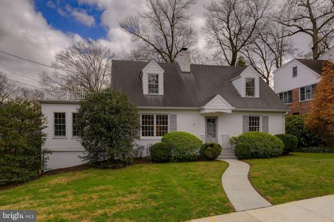 Photo of 2625 S Hayes Street, ARLINGTON, VA 22202 (MLS # VAAR2067968)