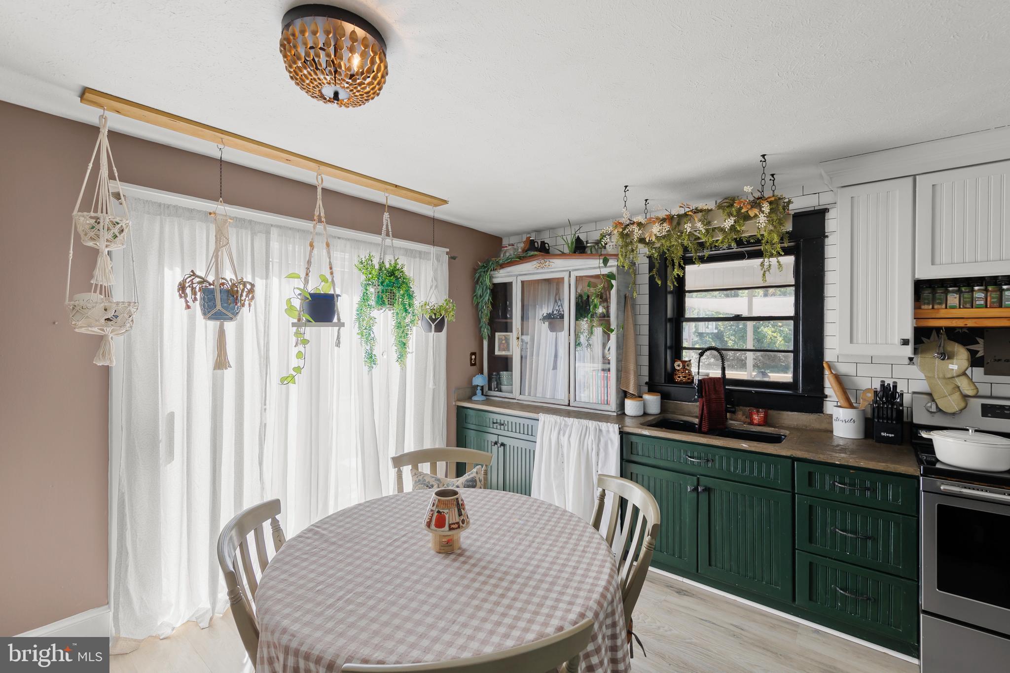 HOFFMAN HEIGHTS - Residential