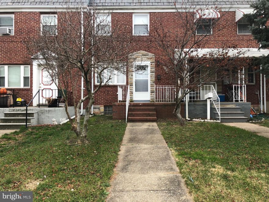 Beautiful townhome conveniently located minutes from, schools, restaurants, stores and major highways. Hurry and make this home yours!