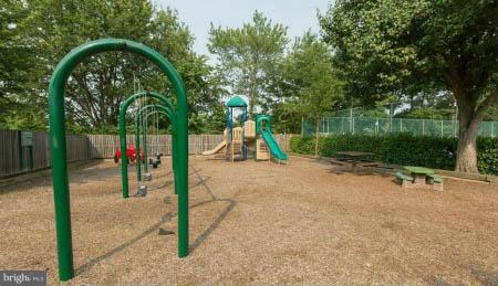 FAIRLINGTON VILLAGES - Residential