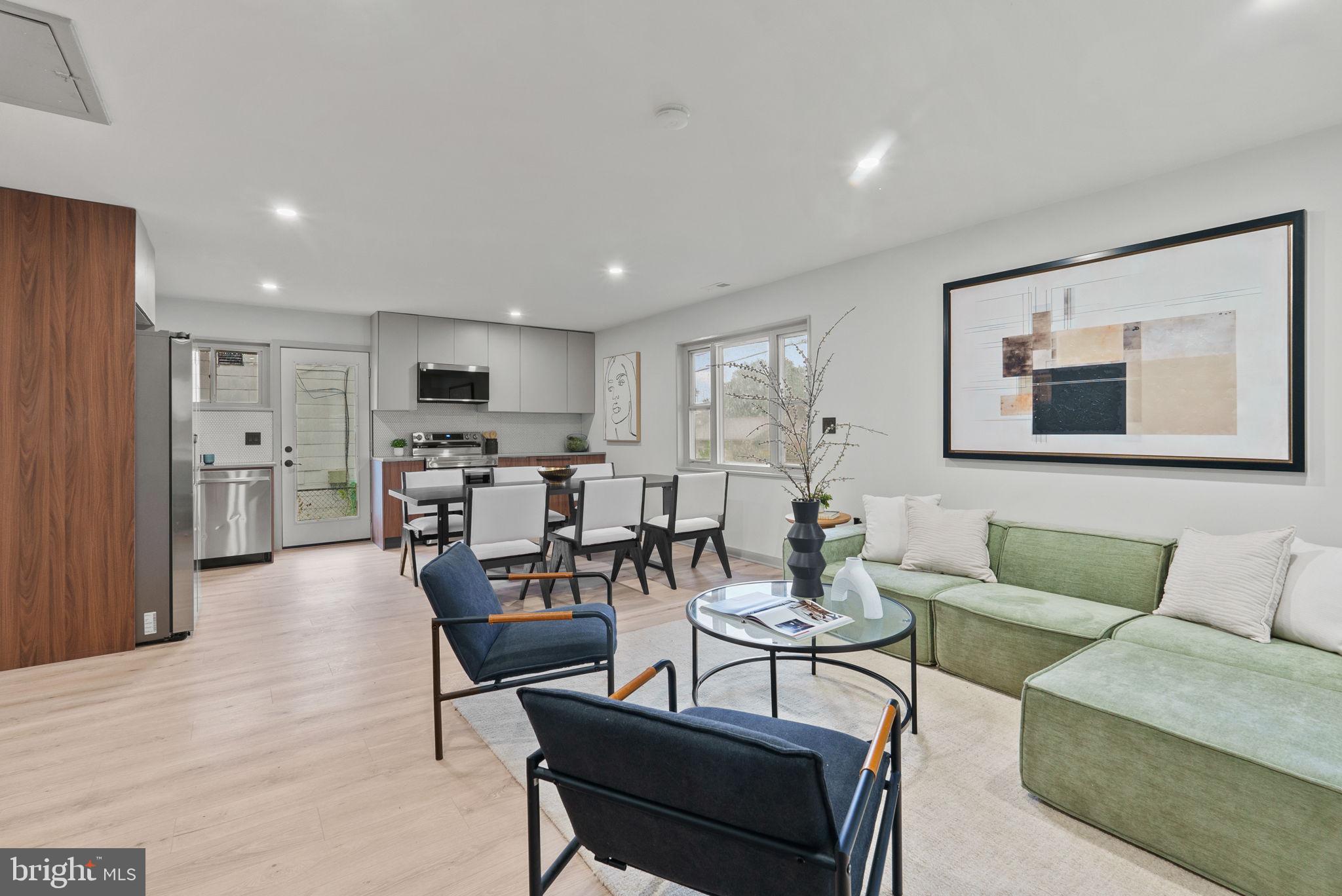 1125 DEVONSHIRE DRIVE