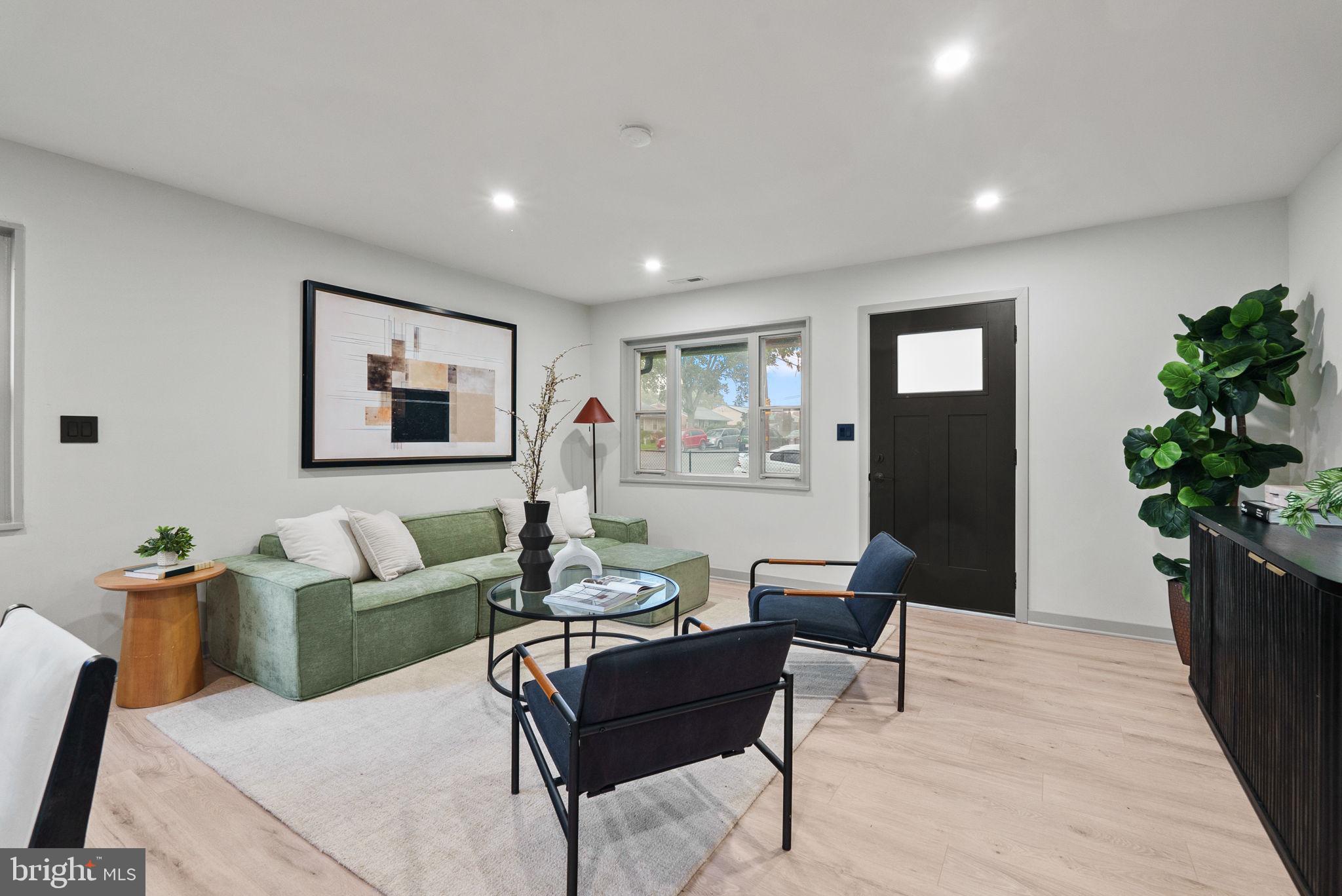 1125 DEVONSHIRE DRIVE