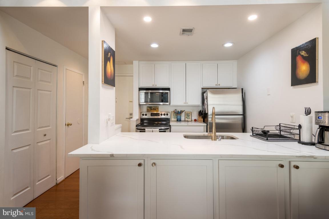 THE SHIPYARD - Residential Lease