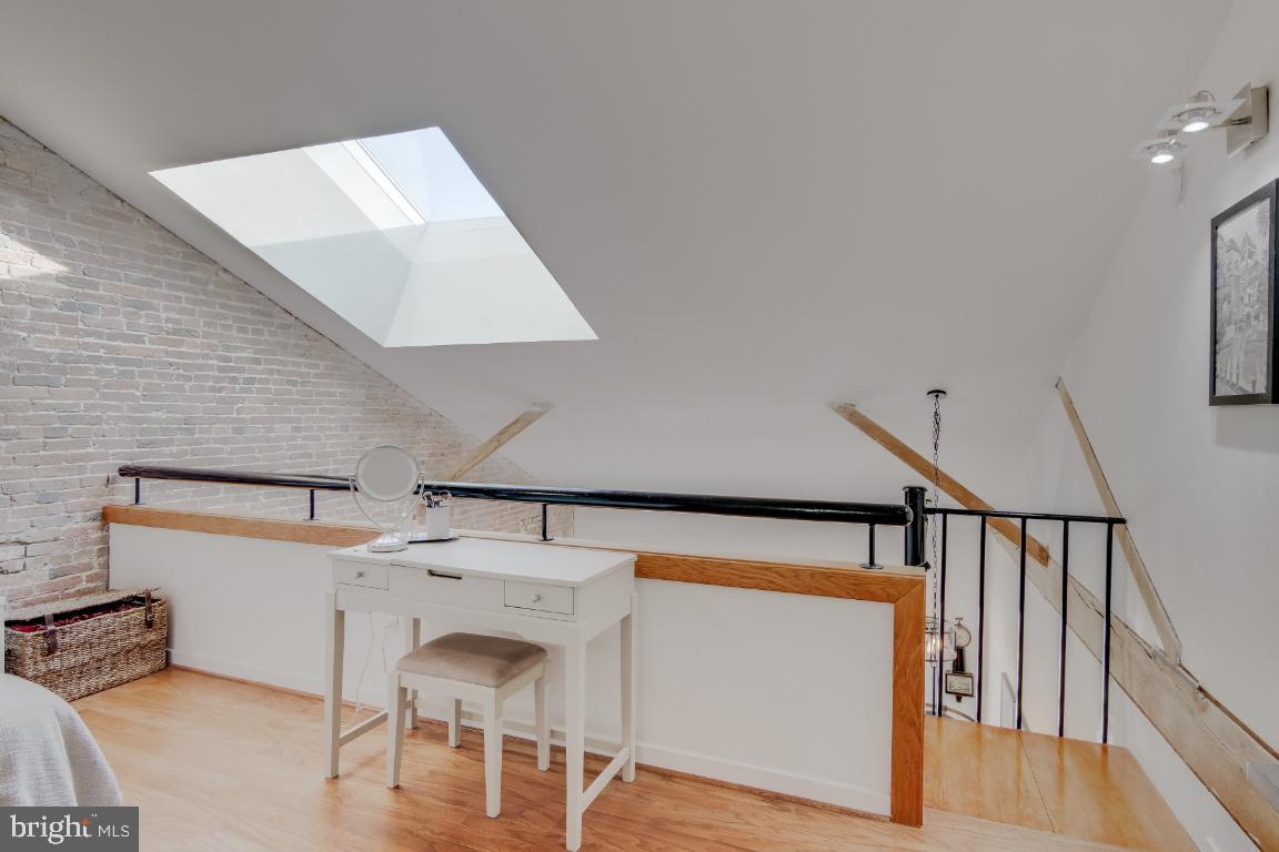 THE SHIPYARD - Residential Lease