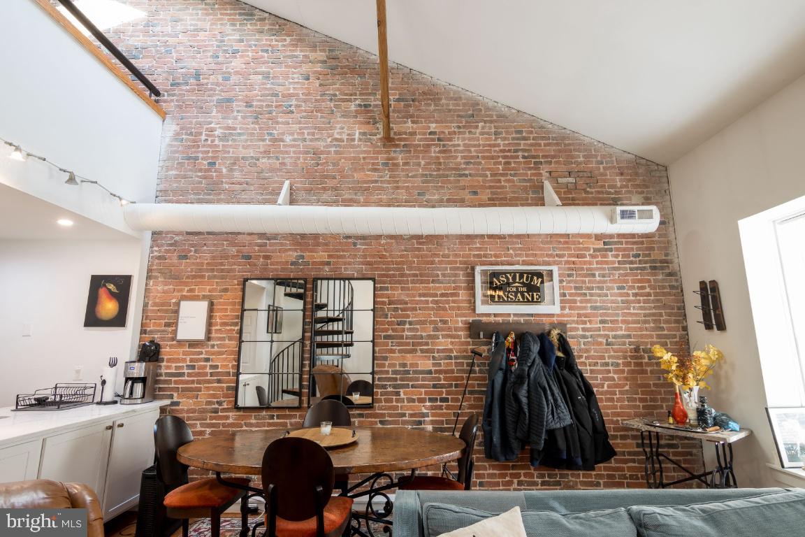 THE SHIPYARD - Residential Lease