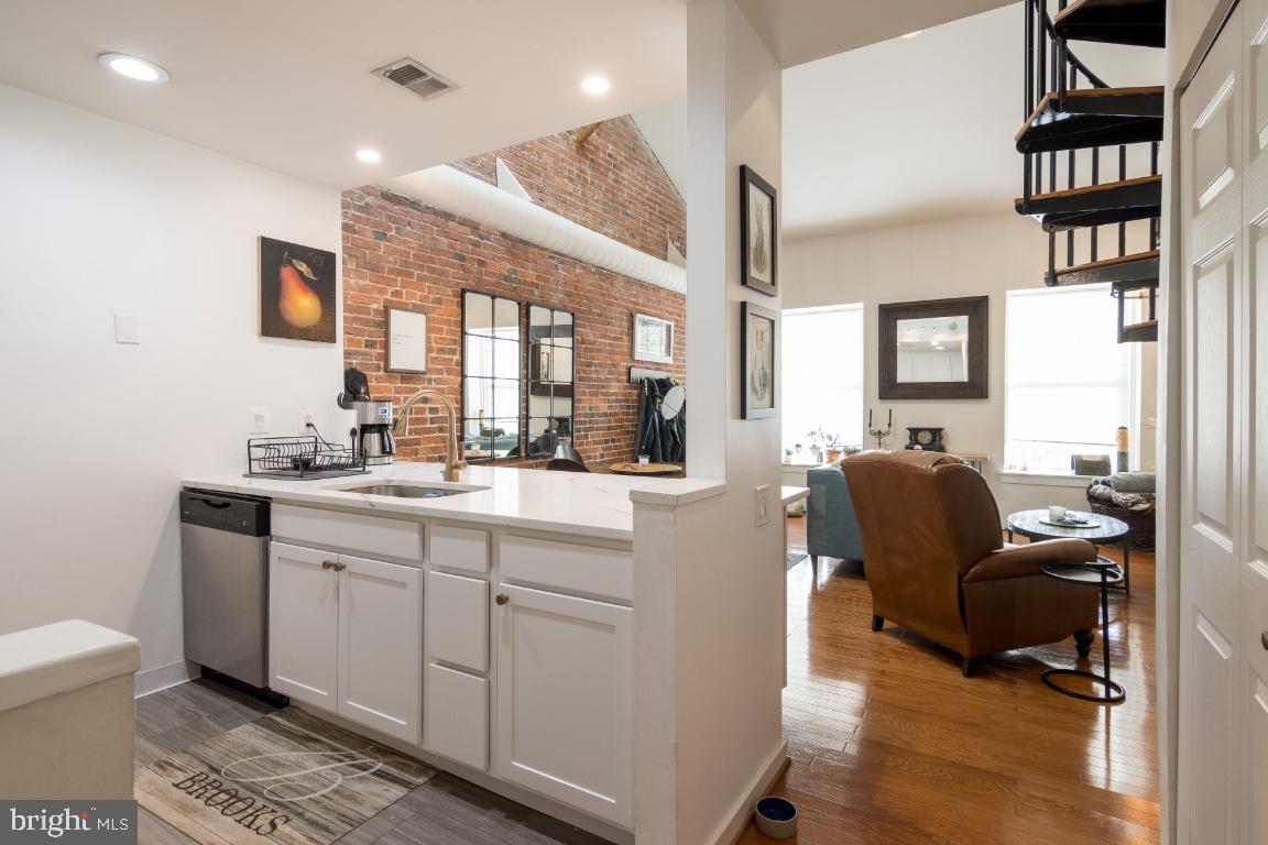 THE SHIPYARD - Residential Lease