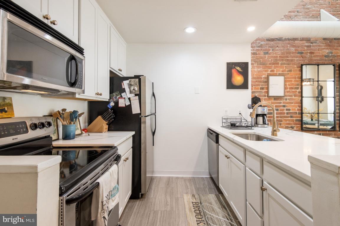 THE SHIPYARD - Residential Lease