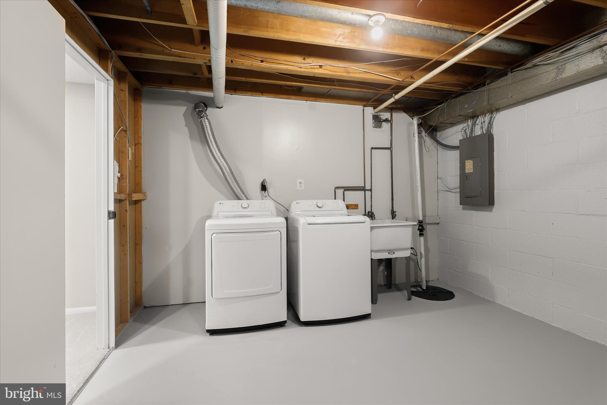 BROADFIELD AT WILTON FARM - Residential