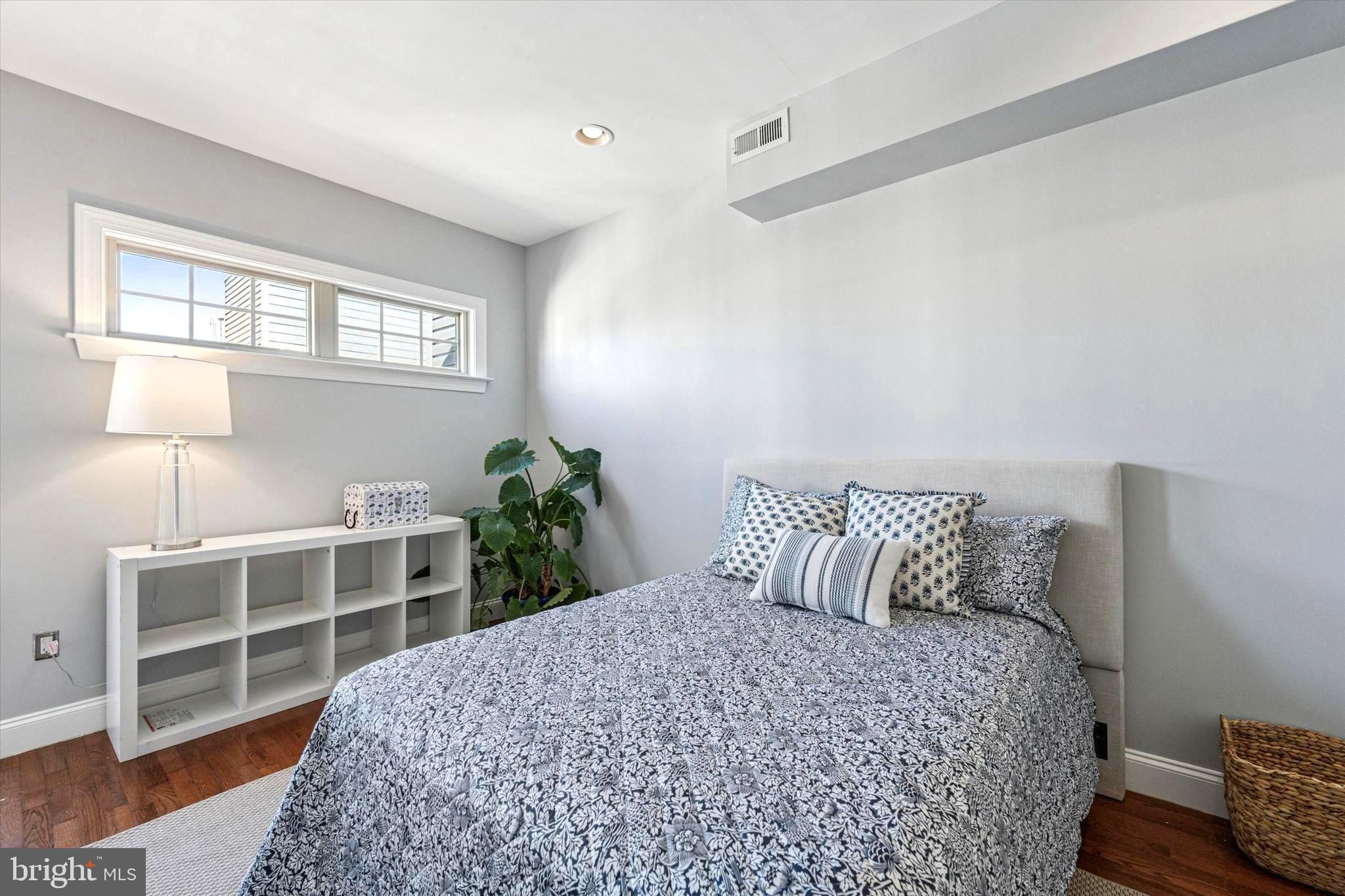 GRADUATE HOSPITAL - Residential Lease