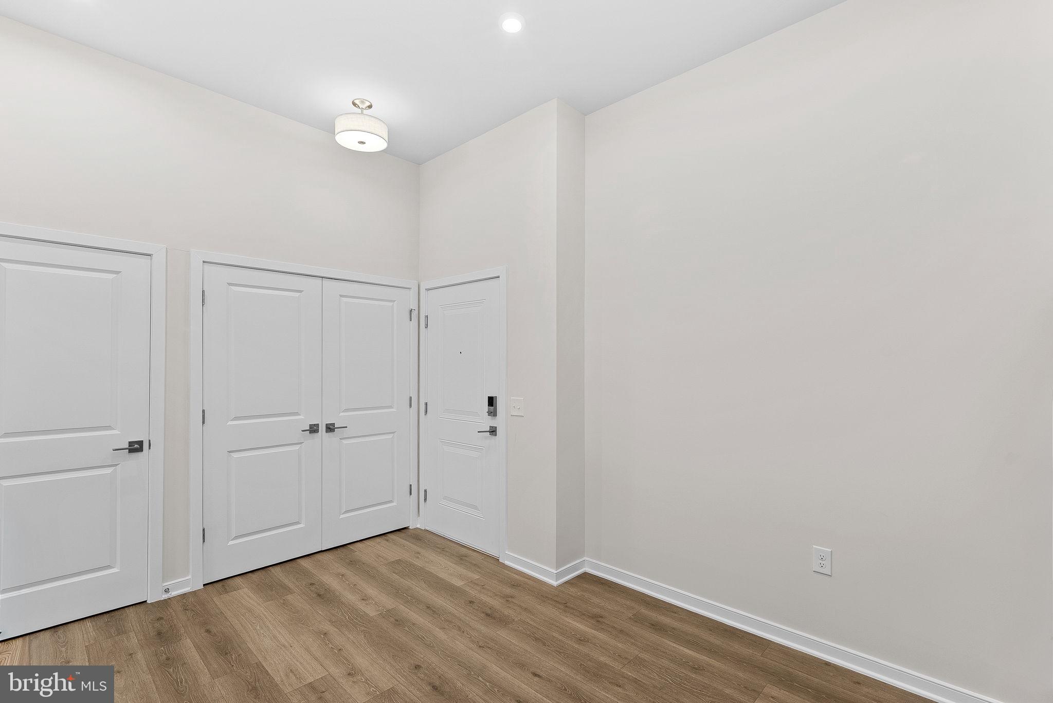 POTOMAC STATION MARKETPLACE - Residential