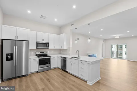 750 Mount Airy Terrace NE Unit 403A, Leesburg, VA MLS: VALO2110550