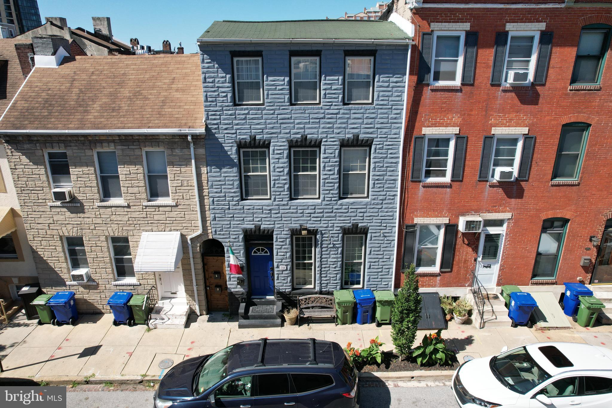 LITTLE ITALY - Residential Lease