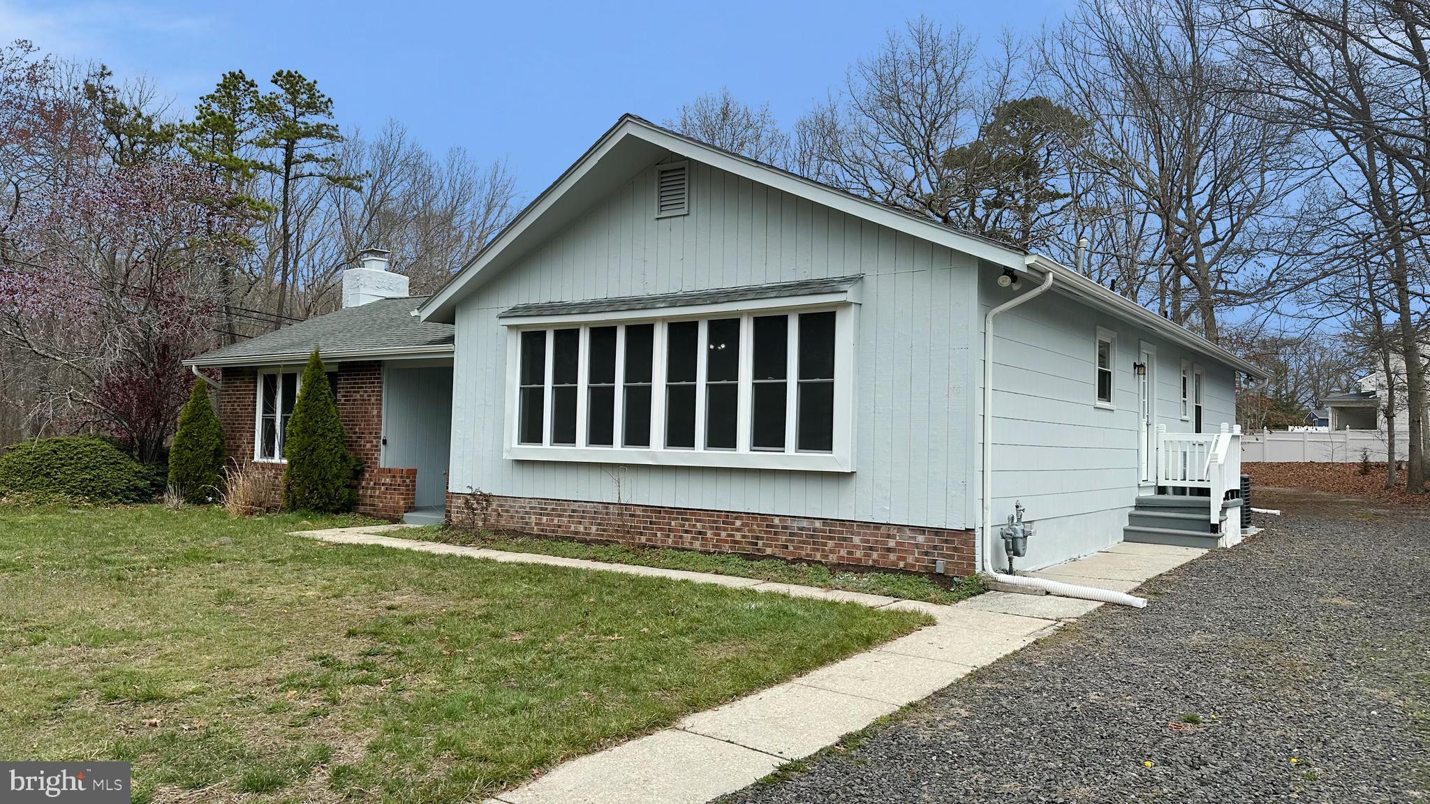 301 S CAMBRIDGE COURT