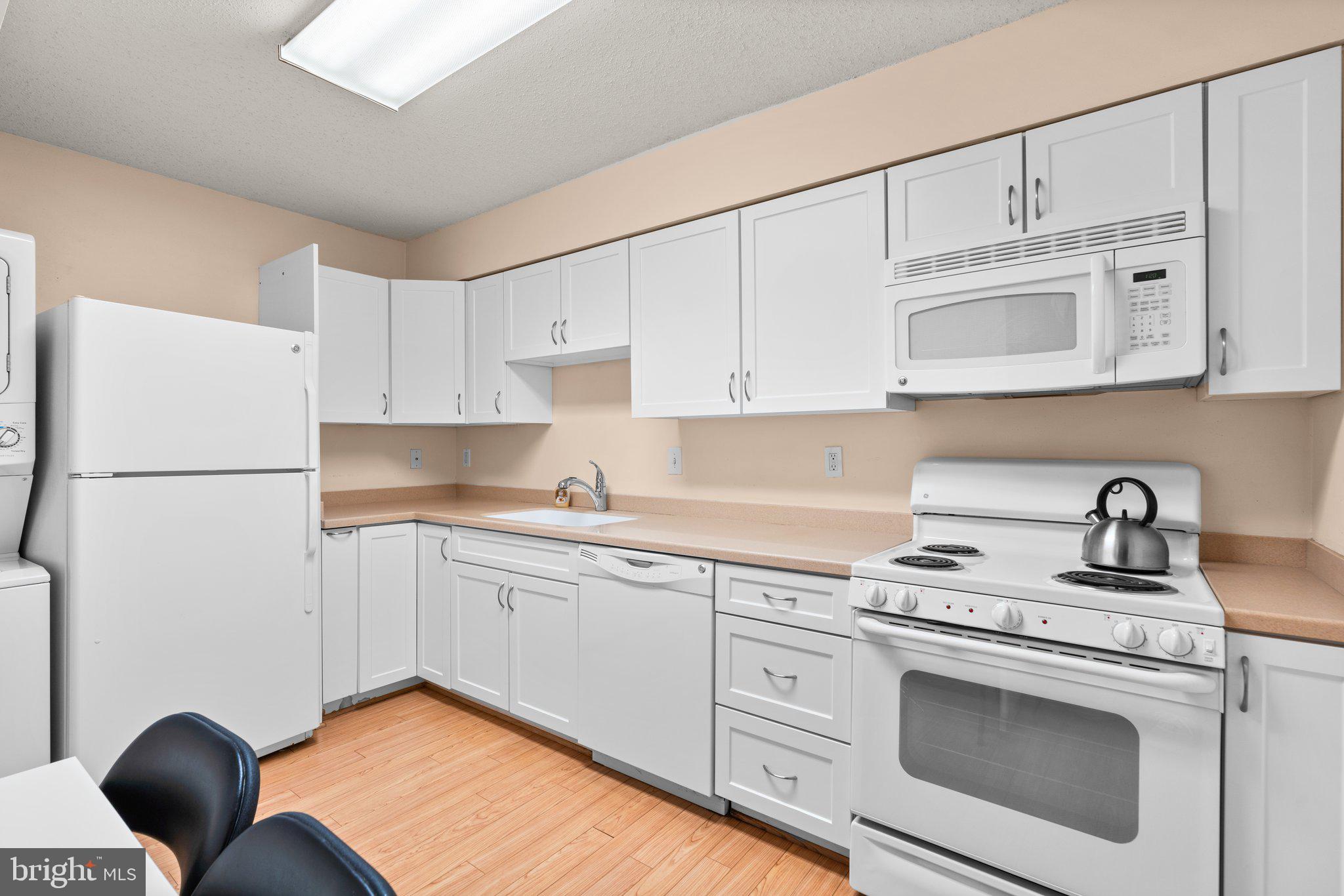 FAIRWAYS SOUTH - Residential