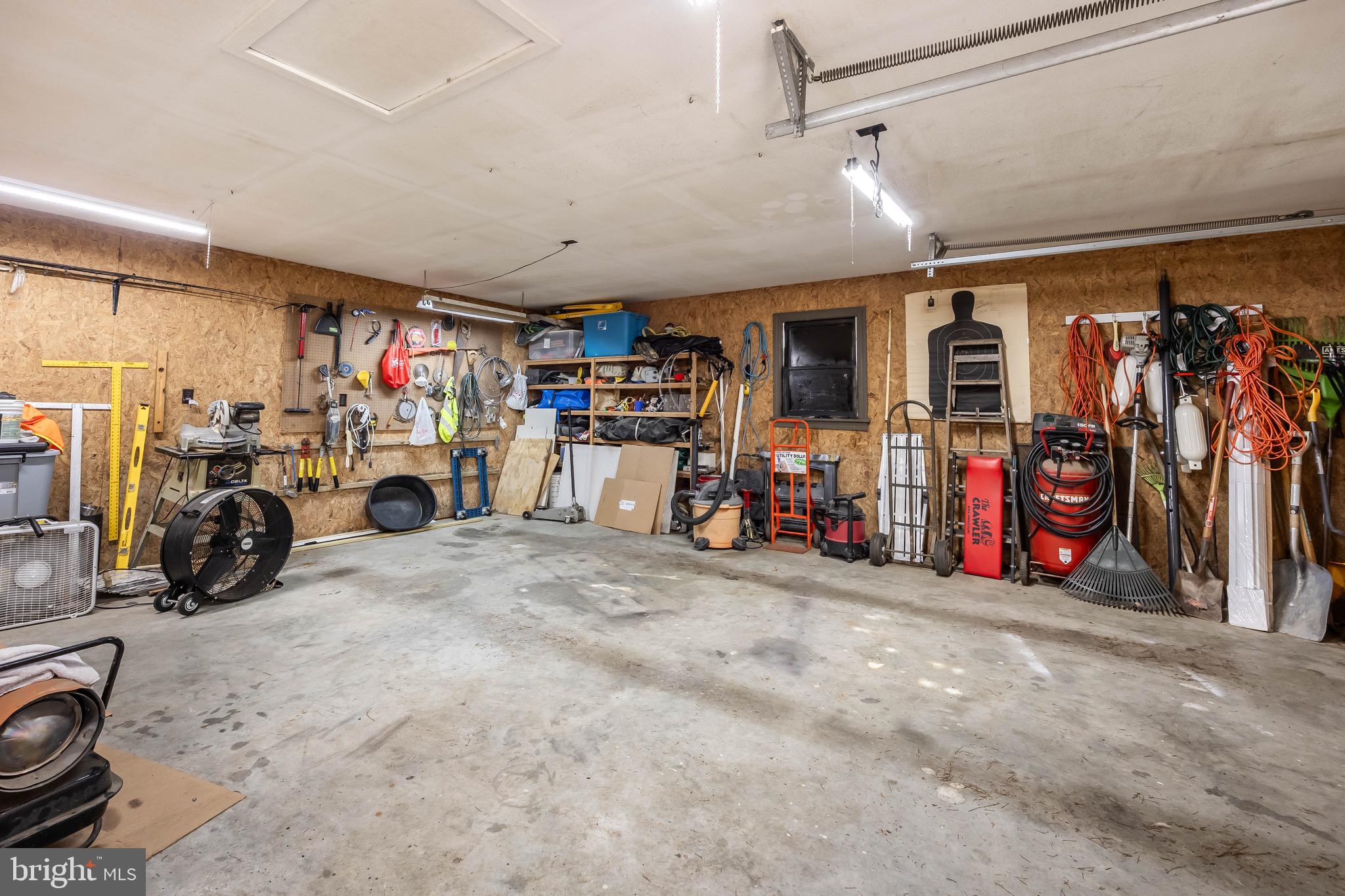 WATKINS POINTE EST - Residential