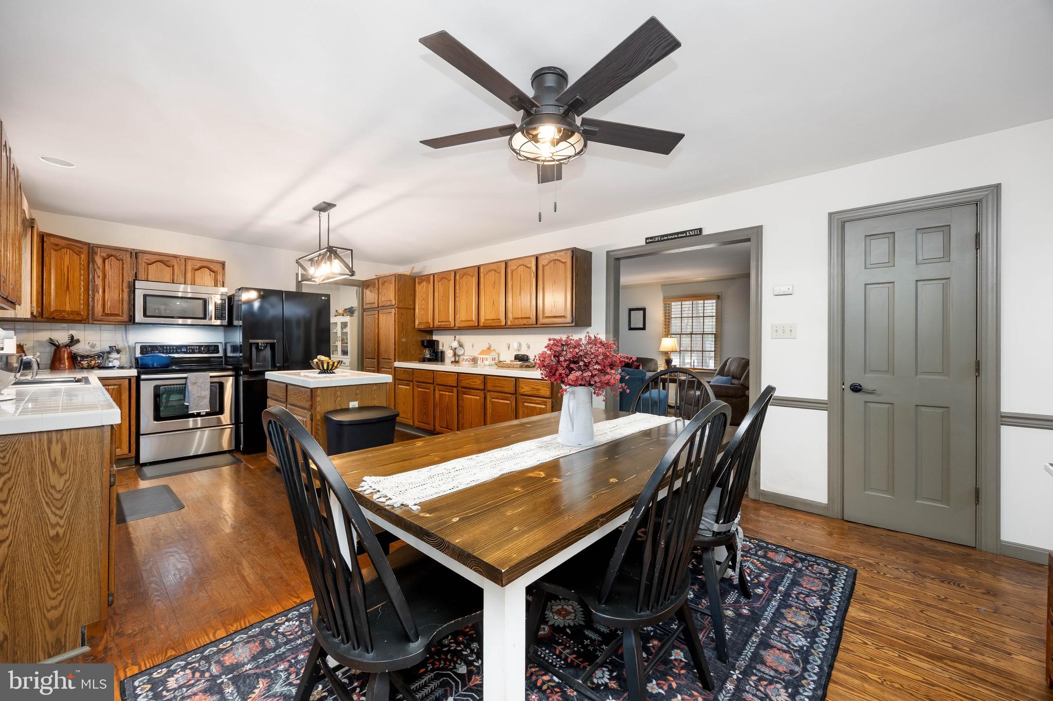 WATKINS POINTE EST - Residential