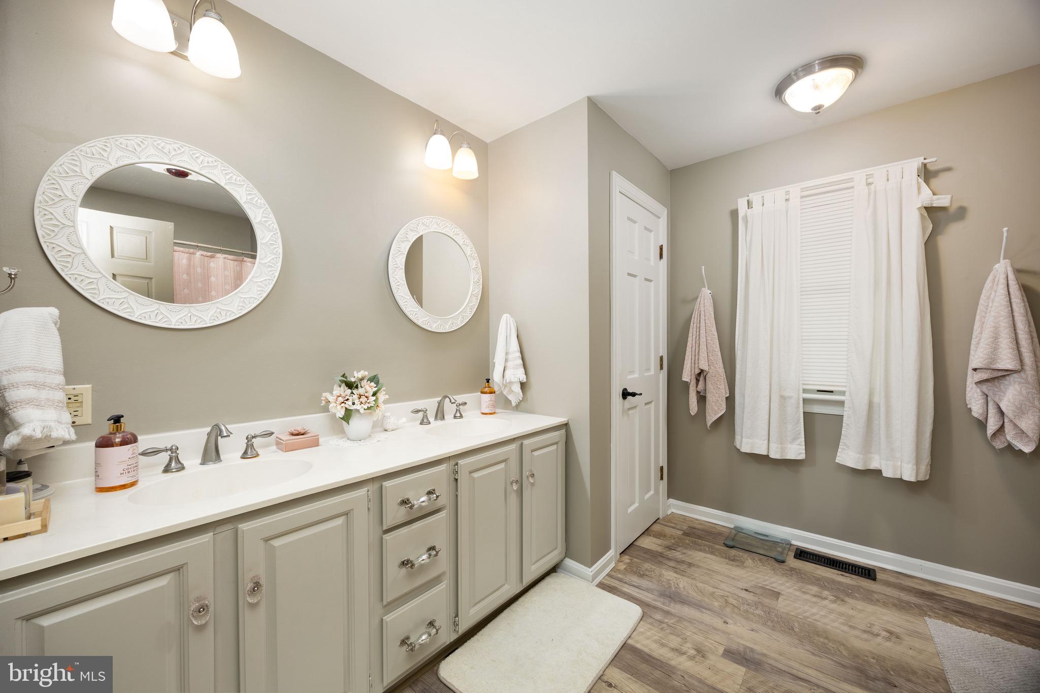 WATKINS POINTE EST - Residential