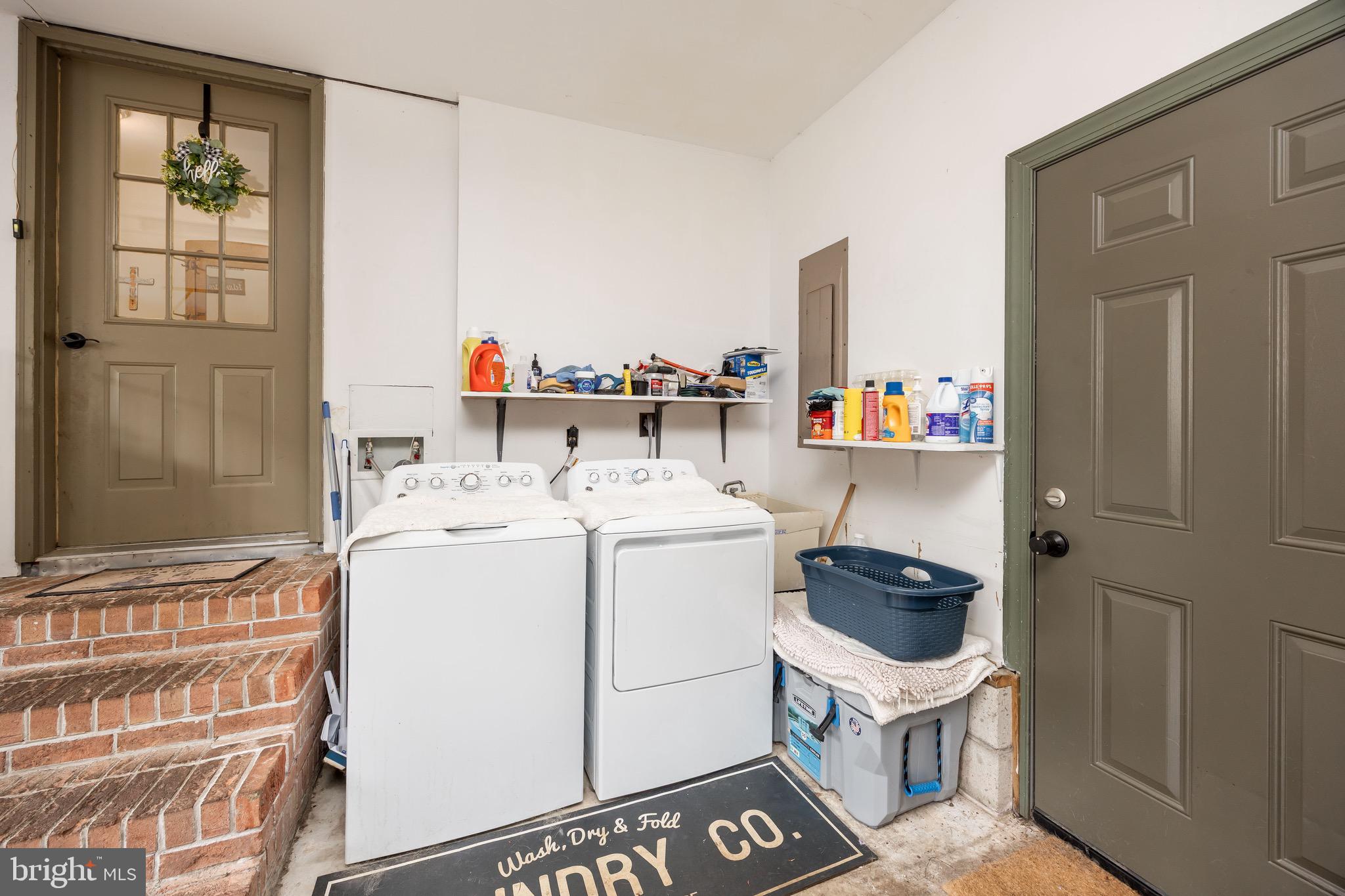 WATKINS POINTE EST - Residential