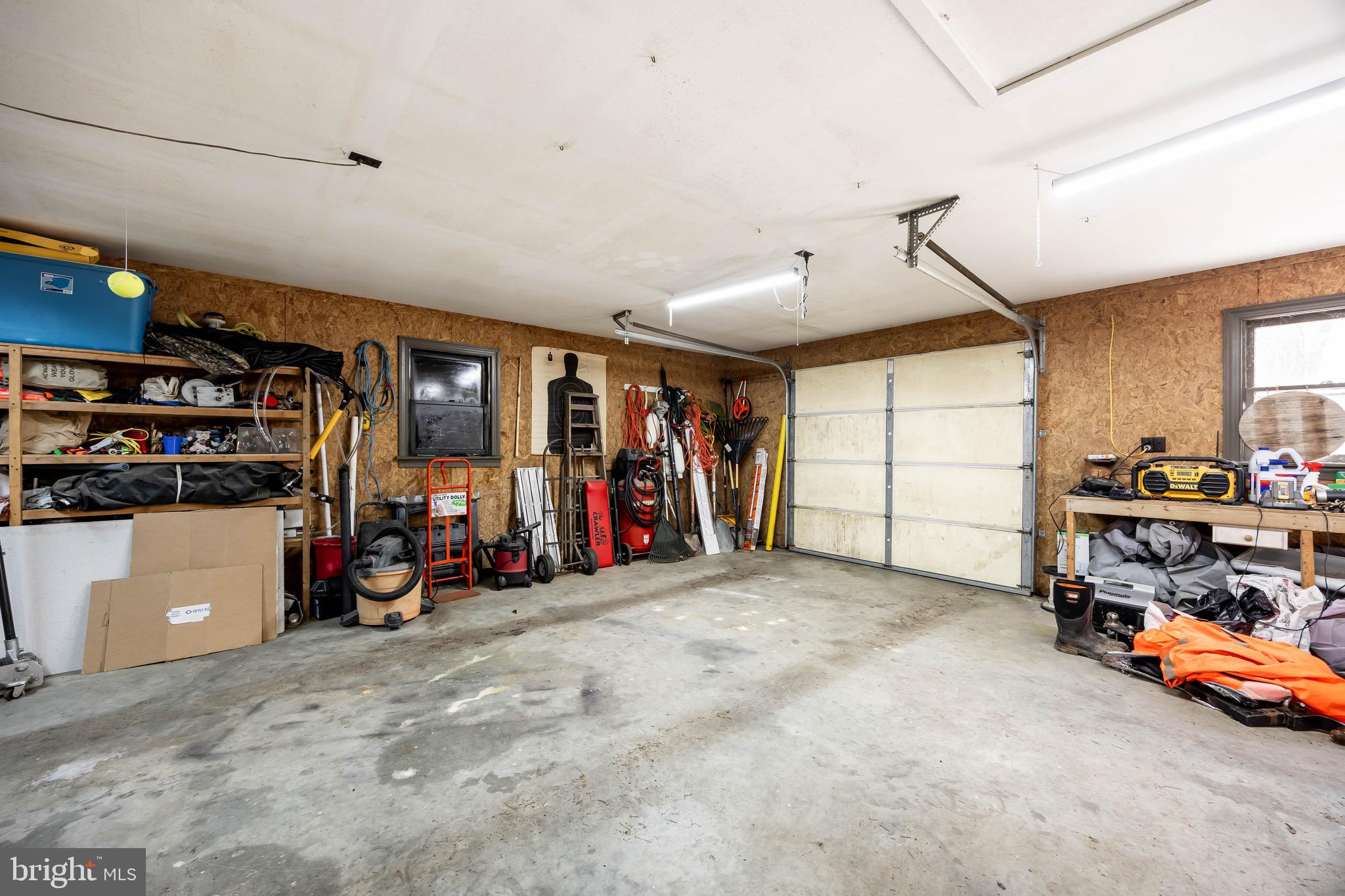 WATKINS POINTE EST - Residential