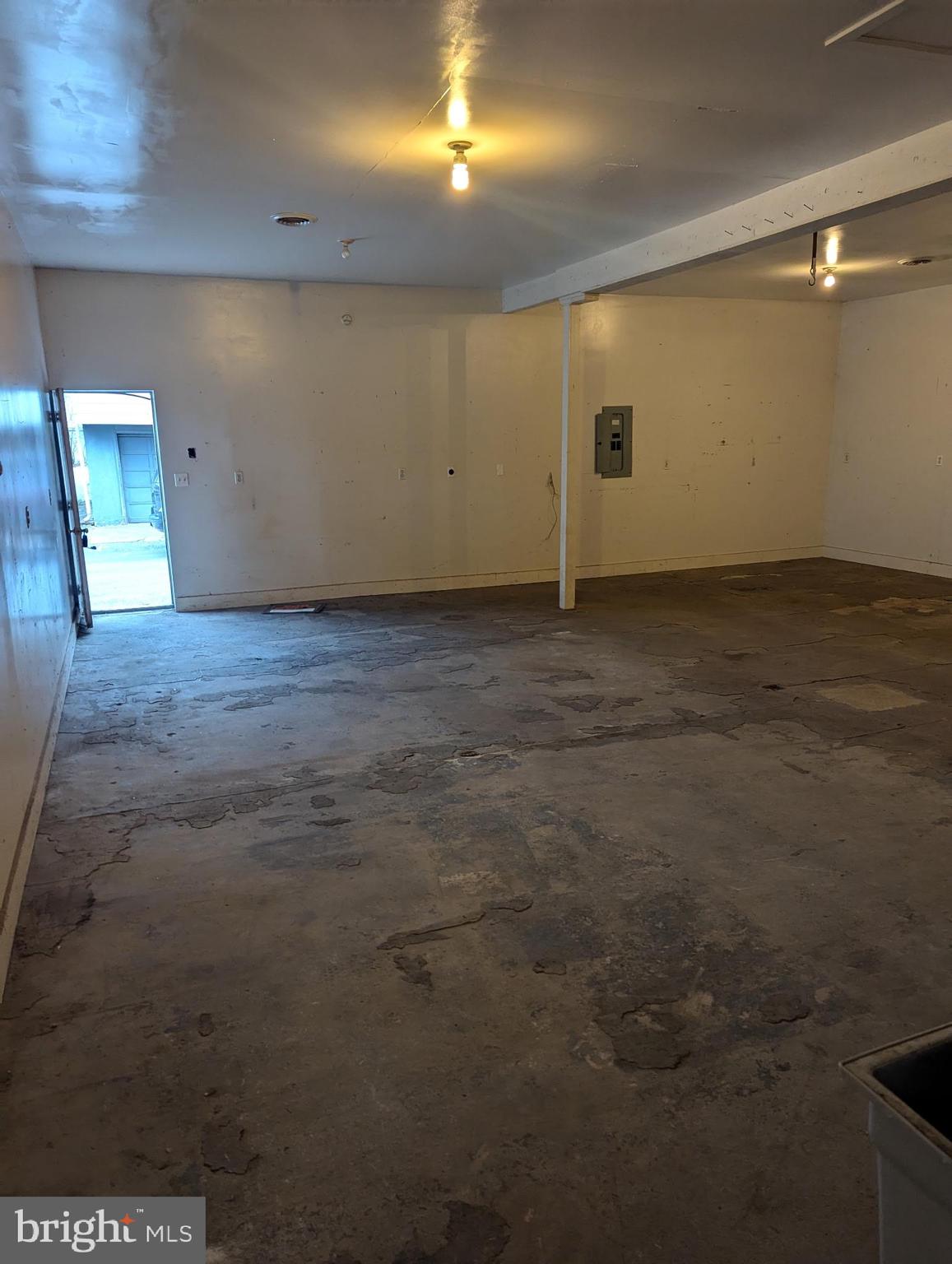 24 WETZEL STREET