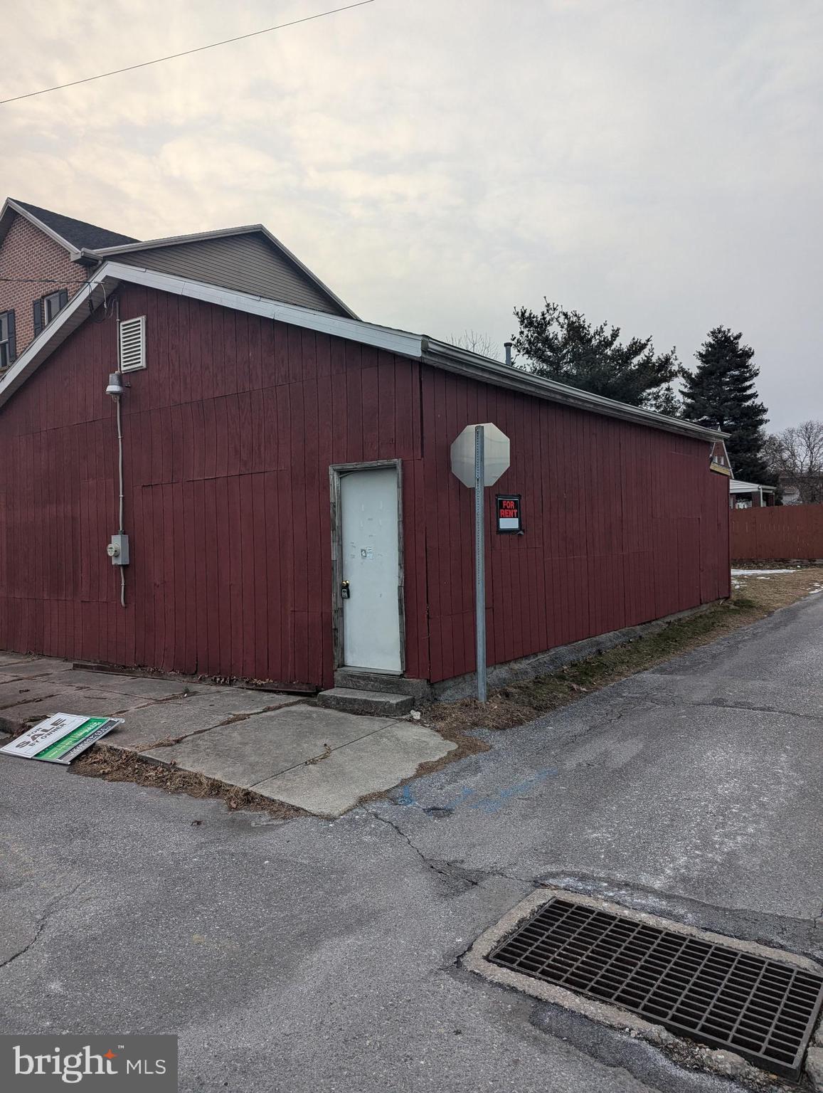 24 WETZEL STREET