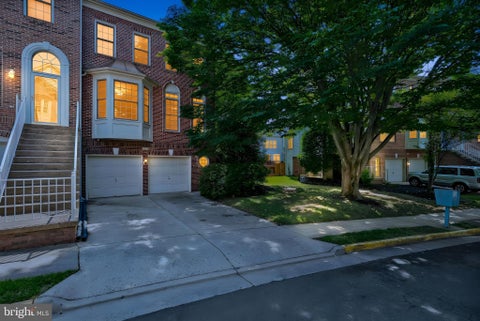 Photo of 9548 Lagersfield Circle, VIENNA, VA 22181 (MLS # VAFX2322846)