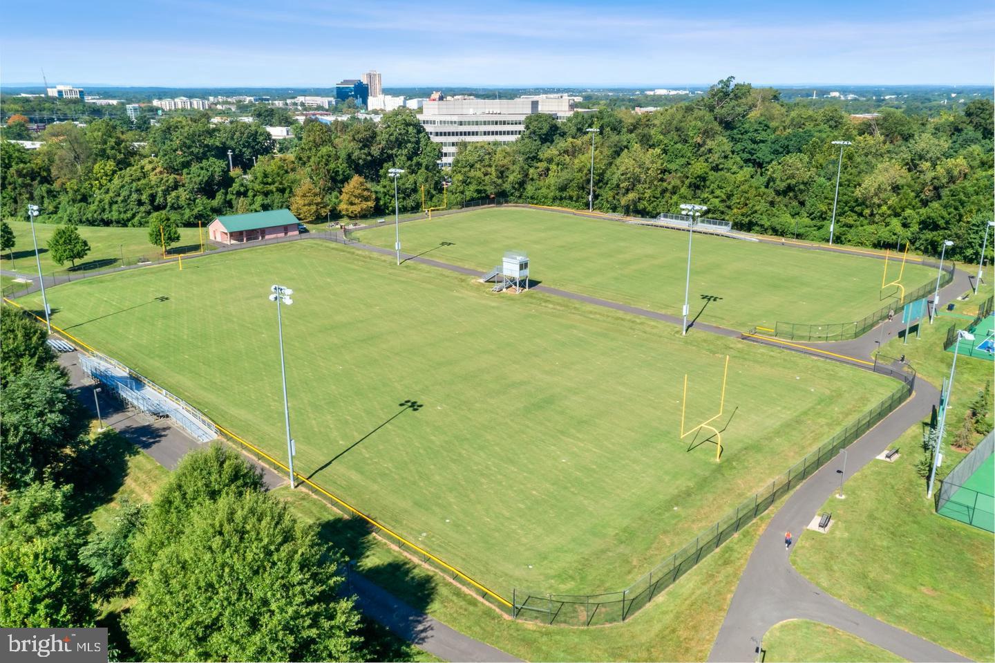 KING FARM WATKINS POND - Residential