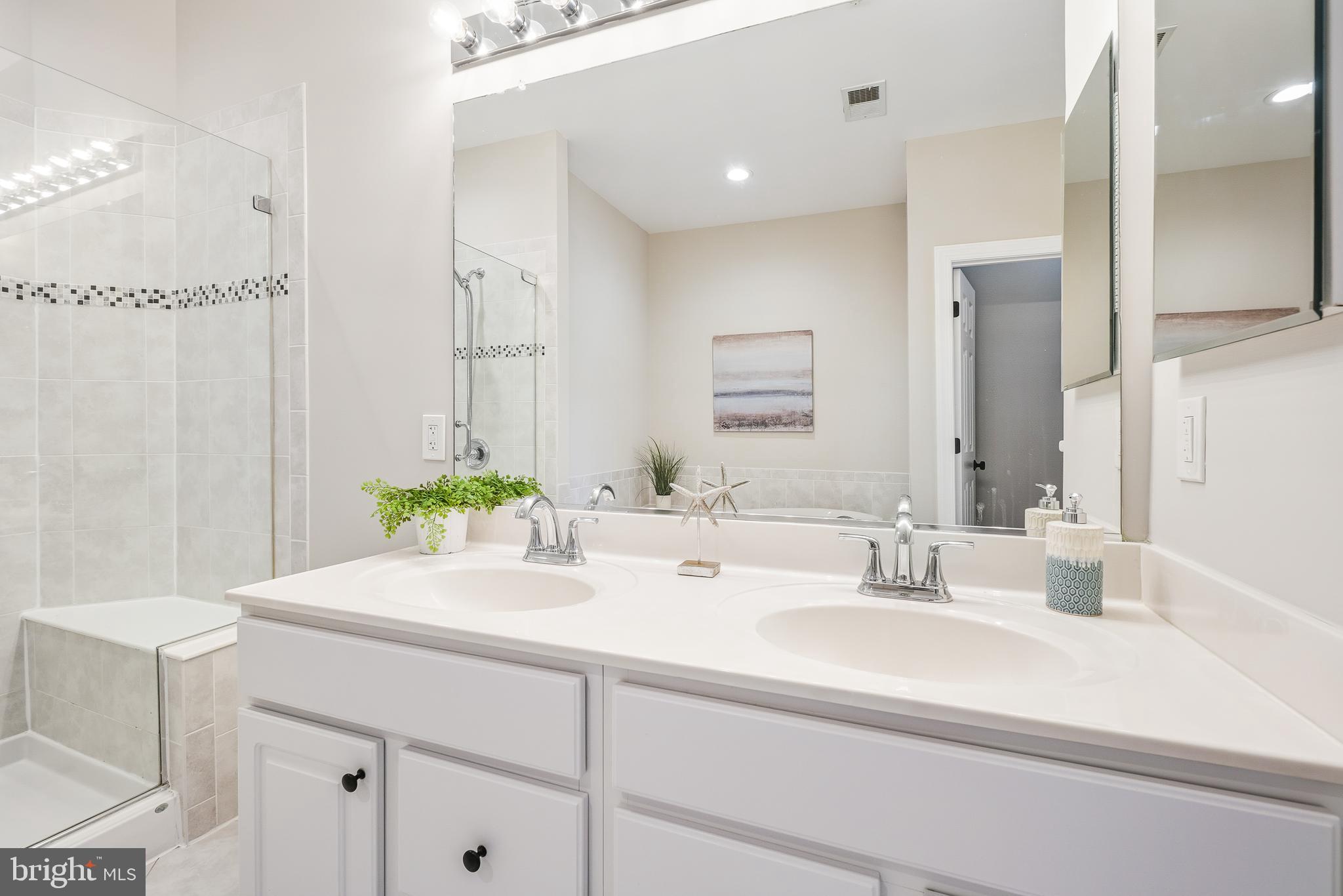 KING FARM WATKINS POND - Residential