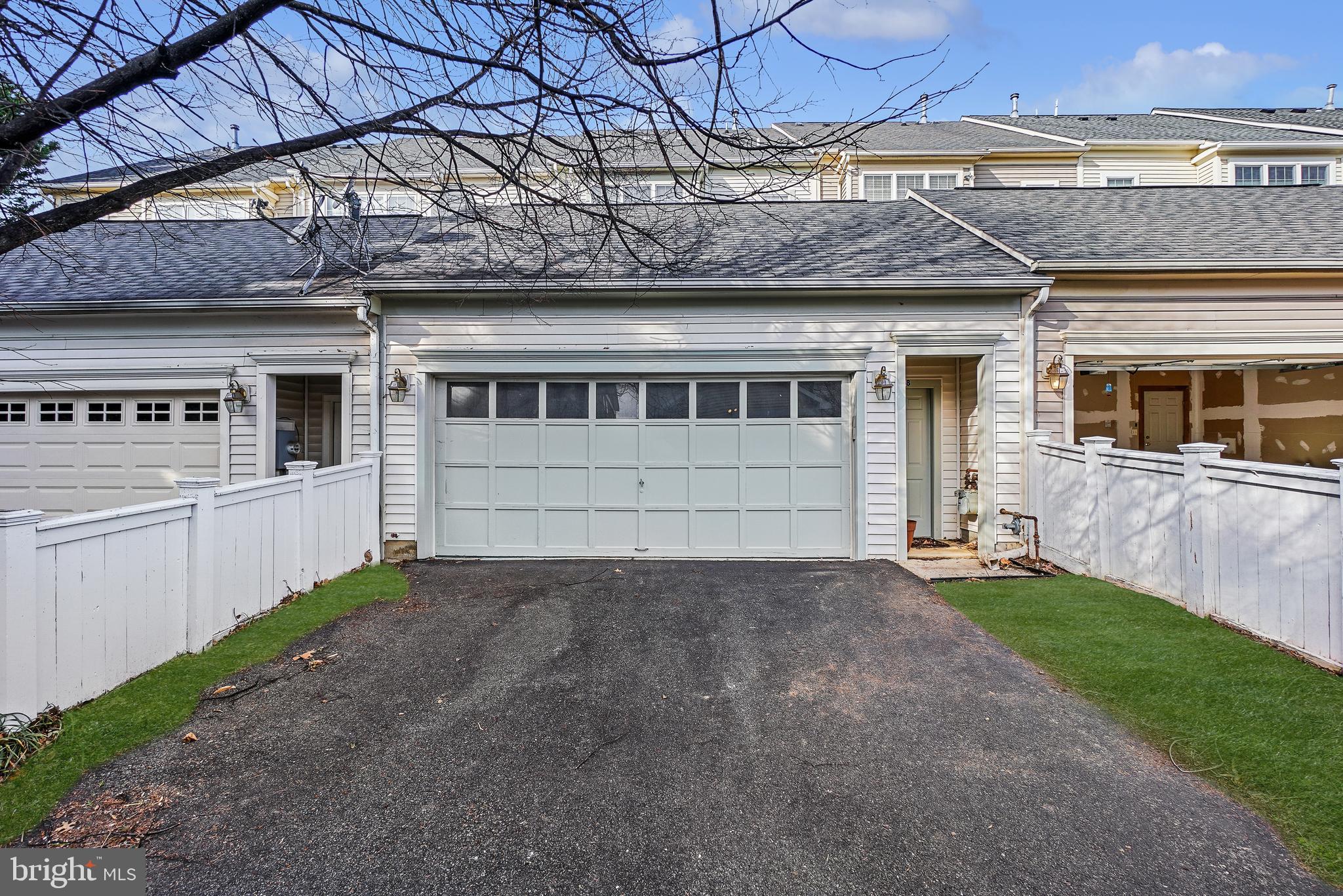 KING FARM WATKINS POND - Residential