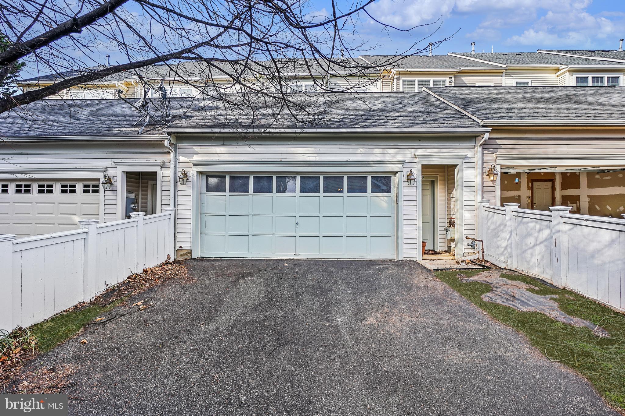 KING FARM WATKINS POND - Residential