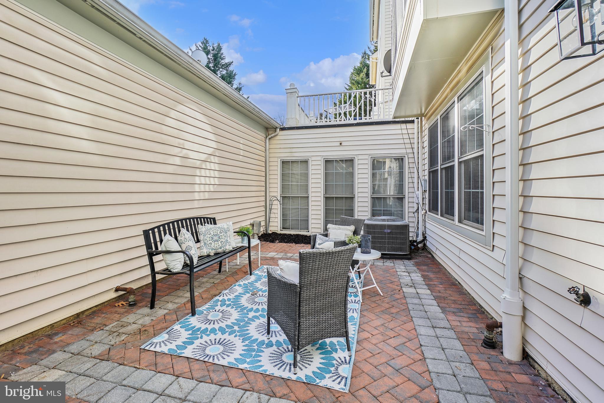 KING FARM WATKINS POND - Residential