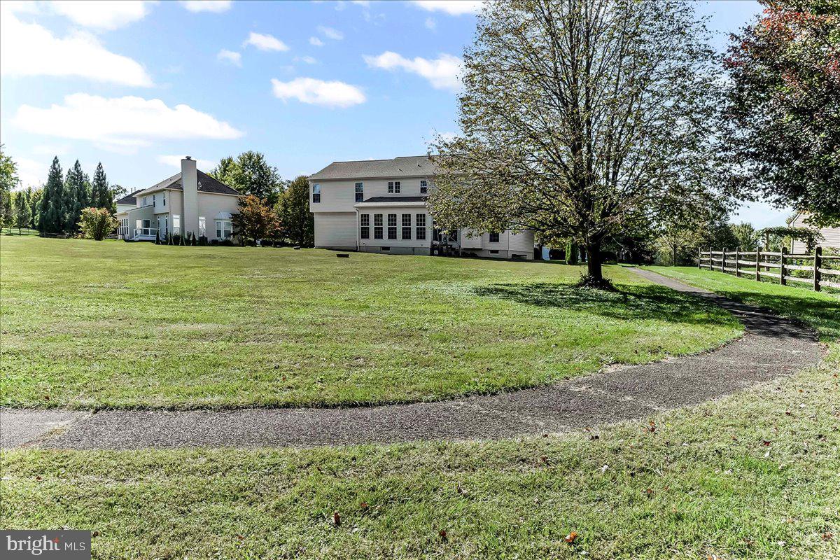 COUNTRY WALK - Residential