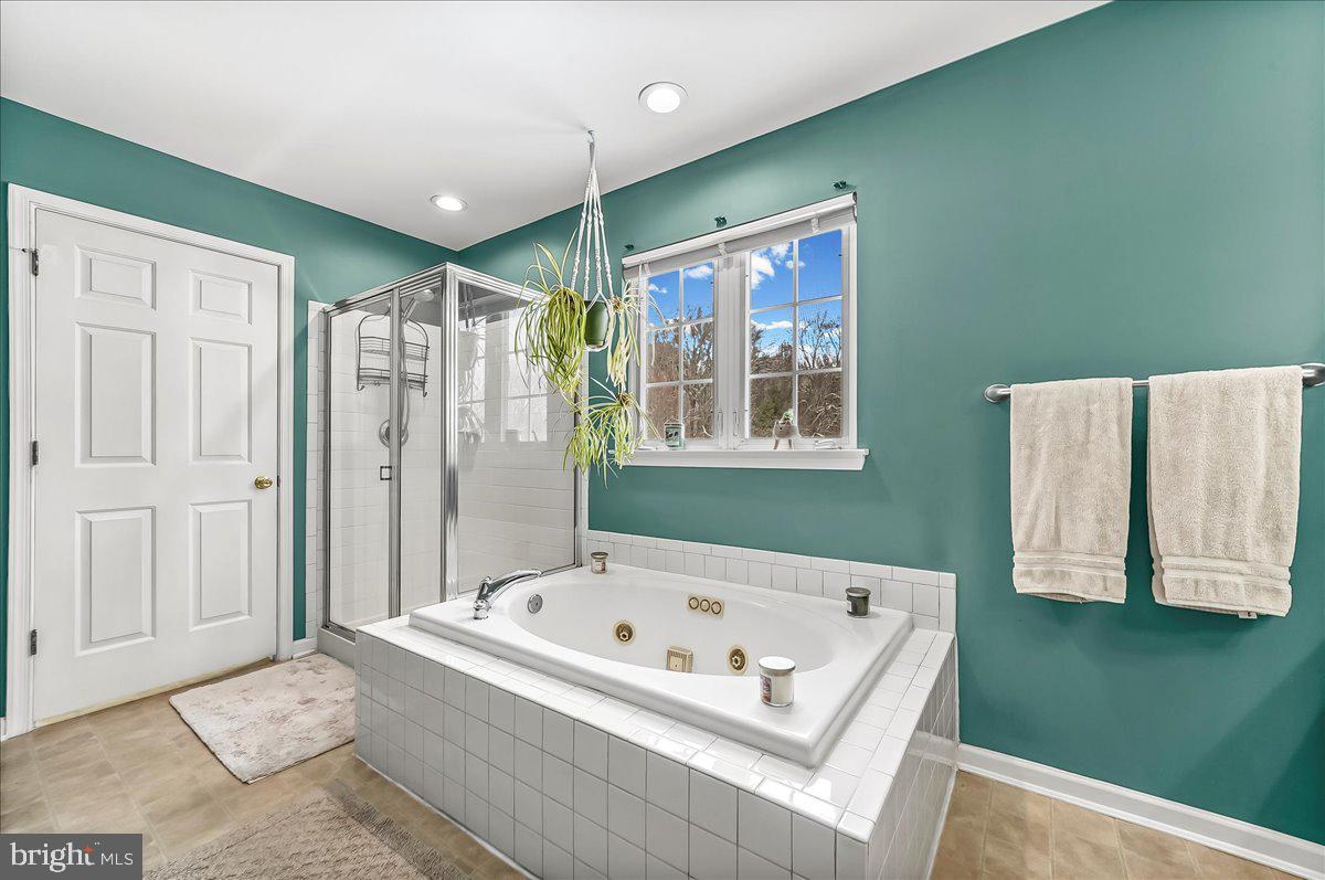 COUNTRY WALK - Residential